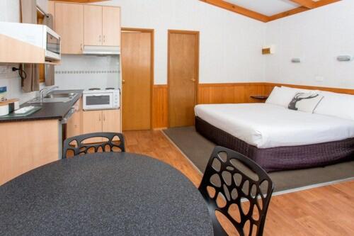 One Bedroom Superior Cabin 5 Berth