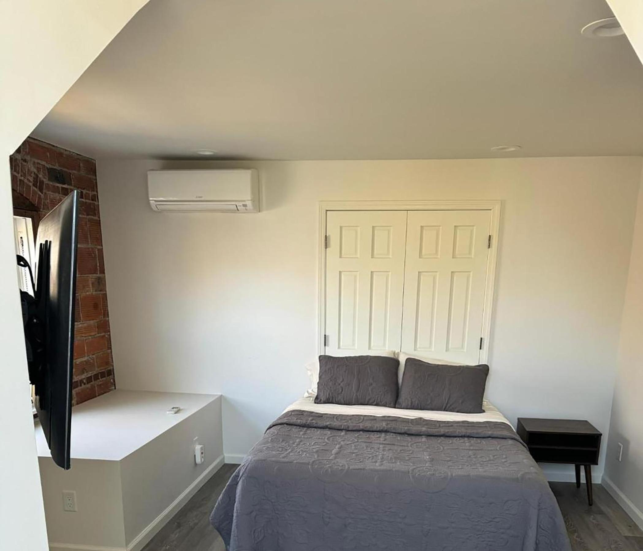Four-Bedroom House photo 3