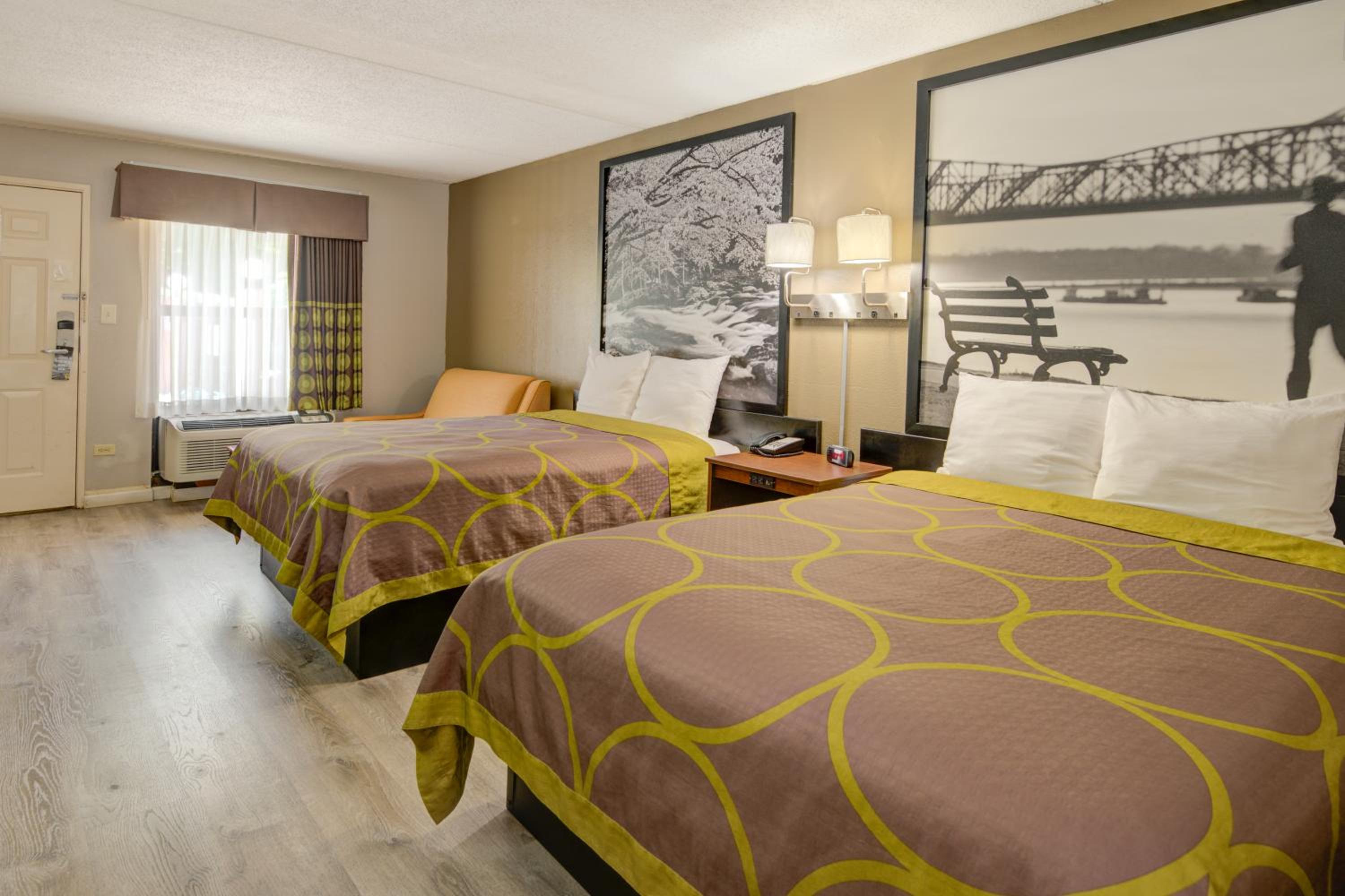 Queen Studio Suite with Two Queen Beds - Non-Smoking	 - Photo 3