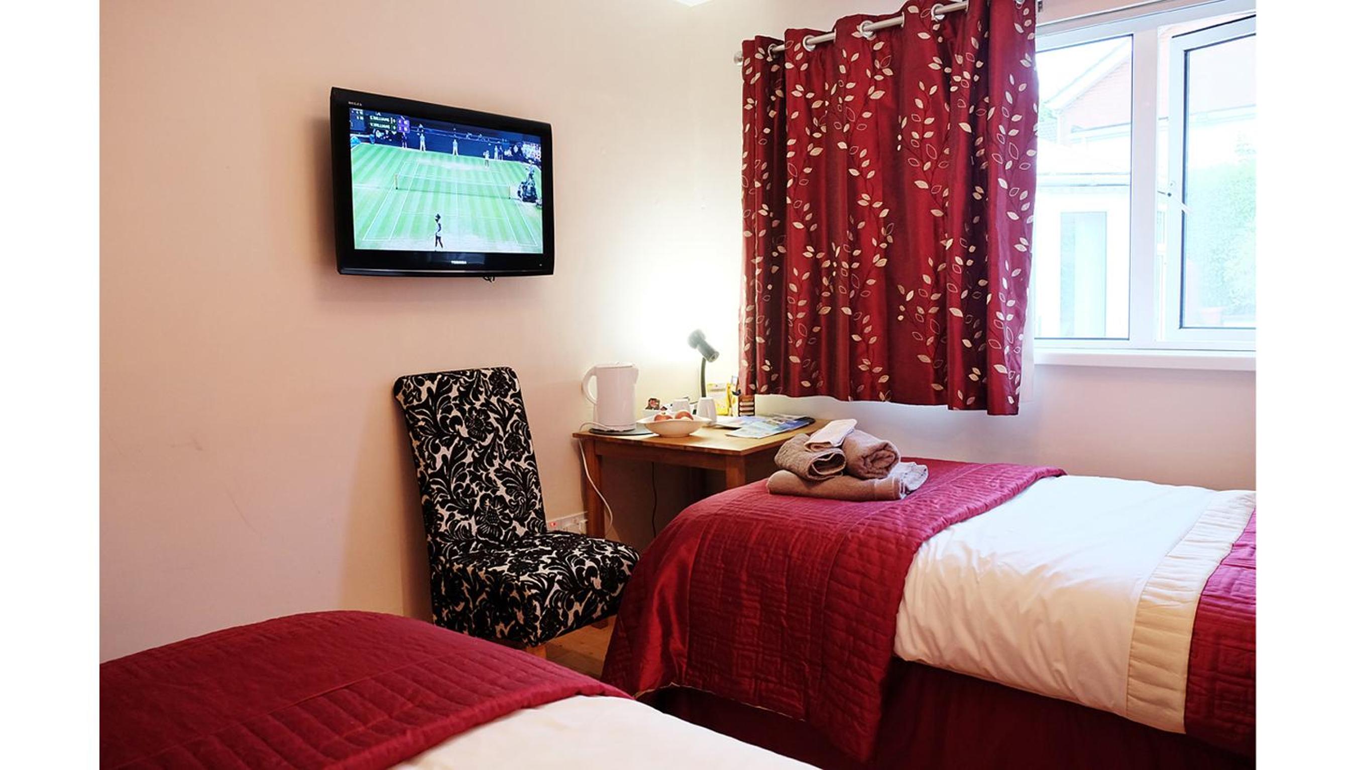 Twin Room With Private Bathroom photo 1