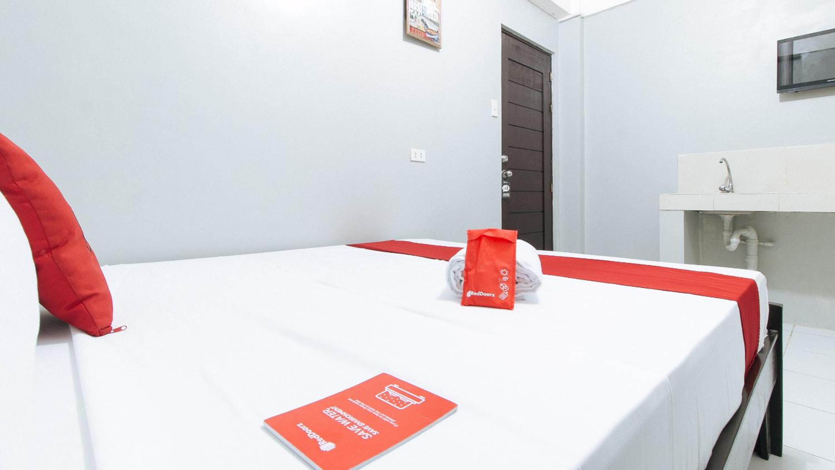Double Room - Photo 7