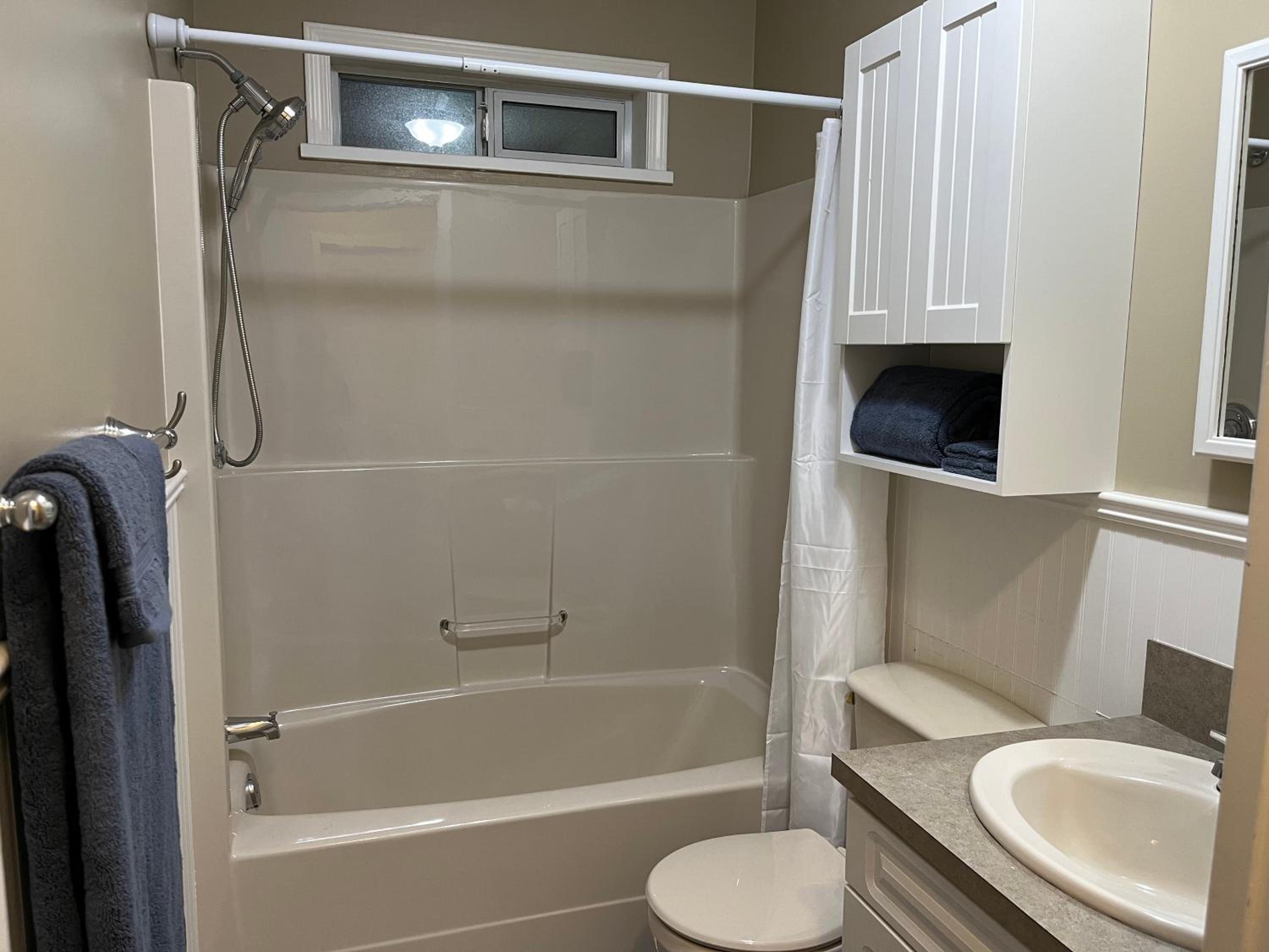 Family Room With Private Bathroom photo 3
