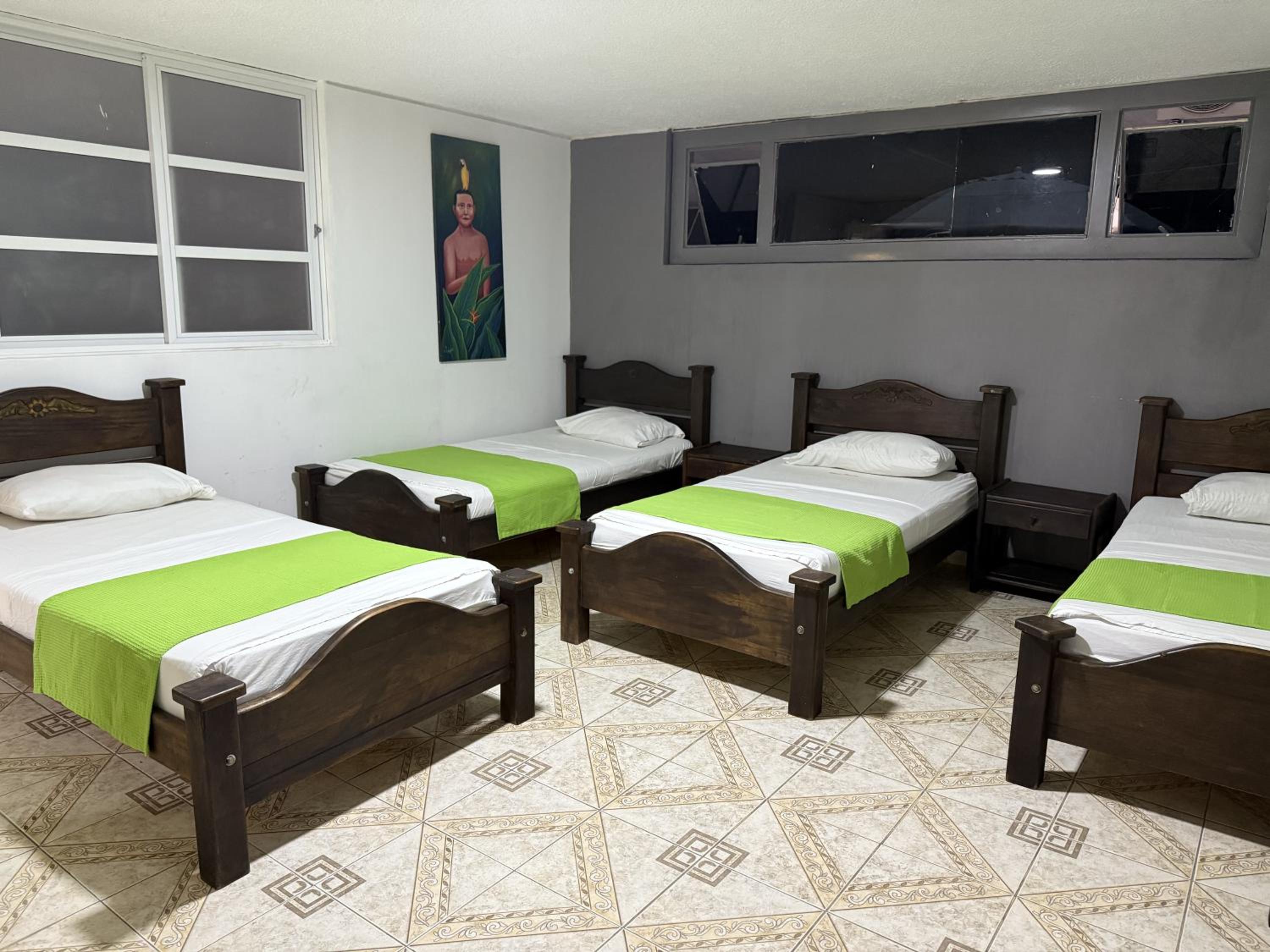 Economy Quadruple Room photo 1