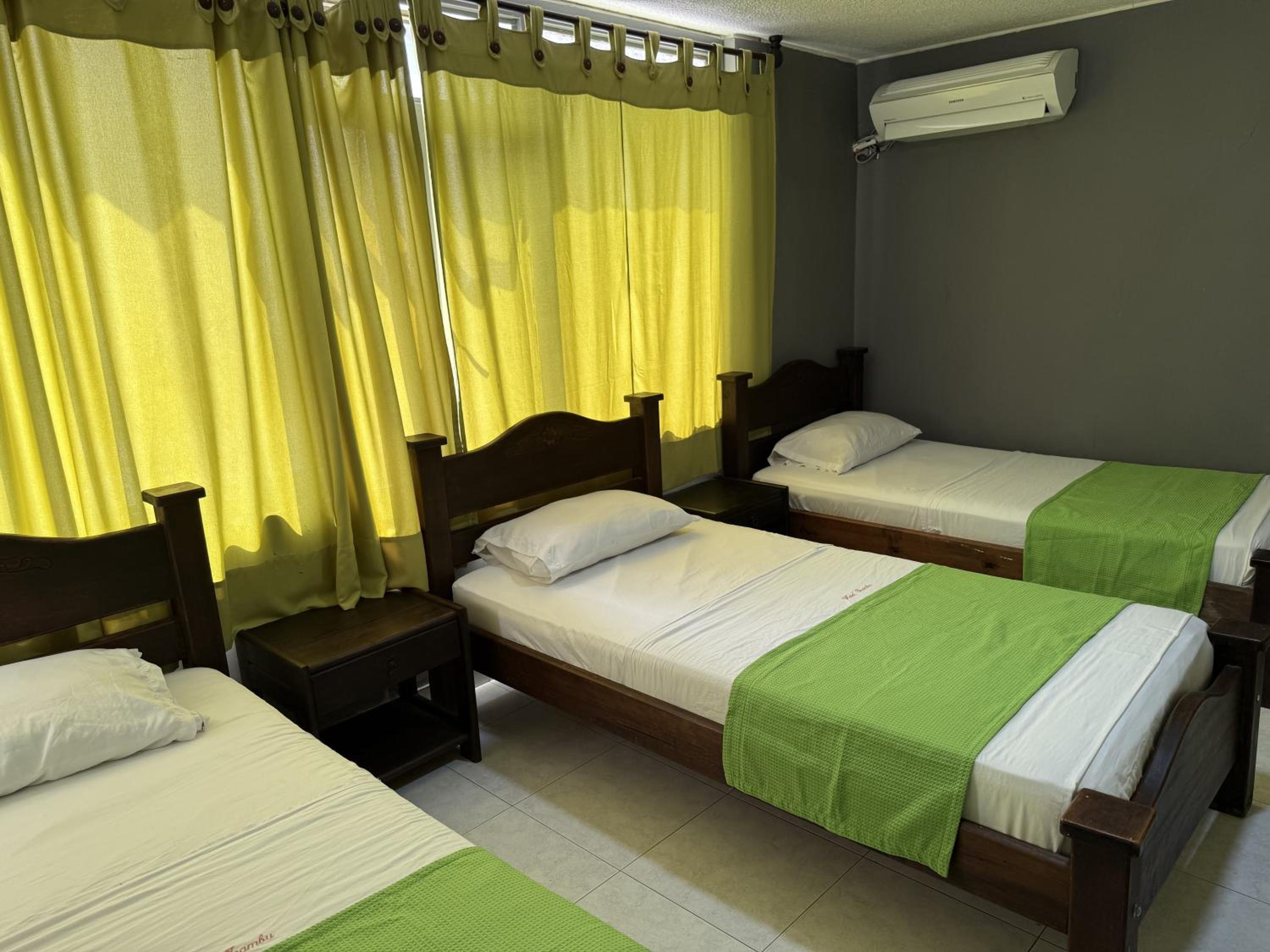 Standard Triple Room photo 2