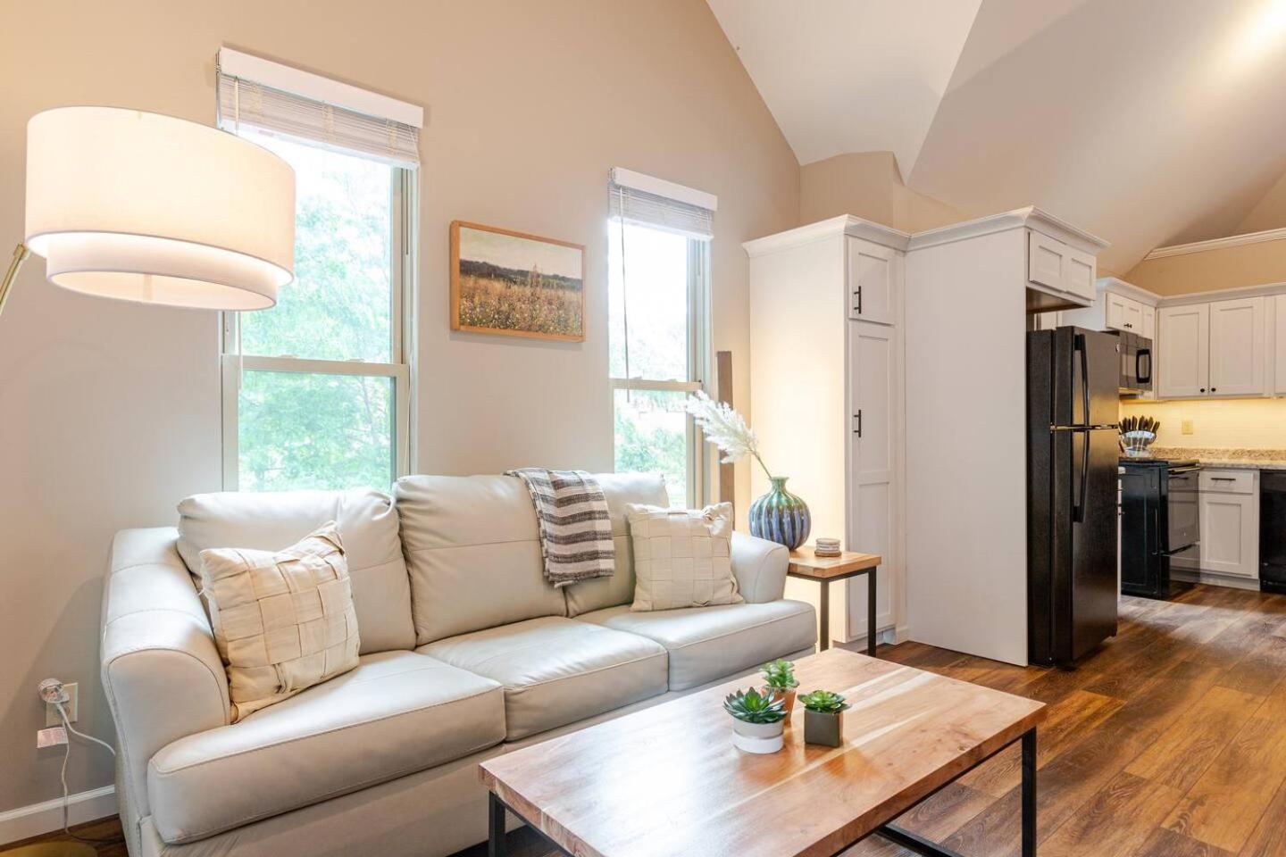 One-Bedroom House photo 1
