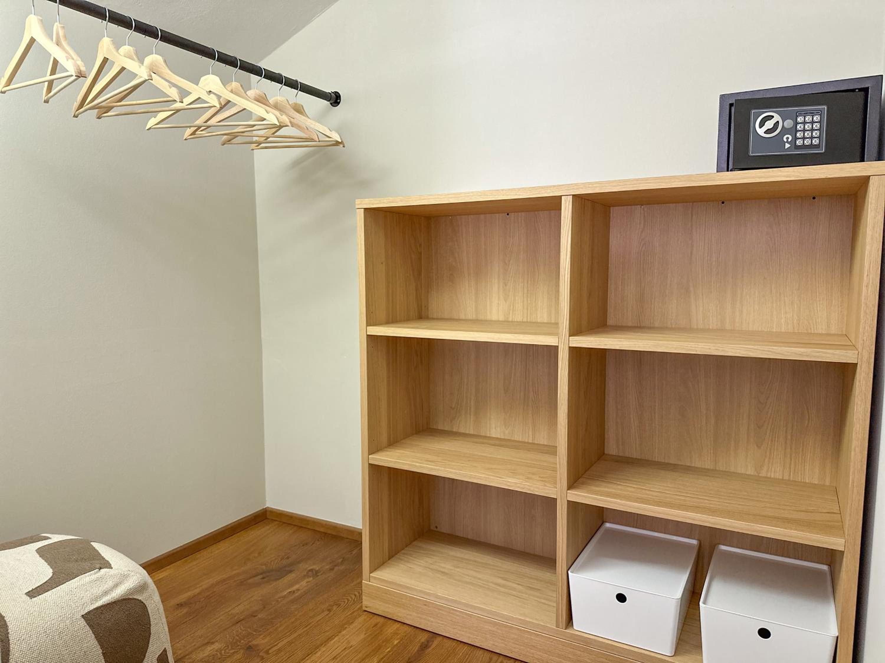 Three-Bedroom Apartment With Mountain View photo 3