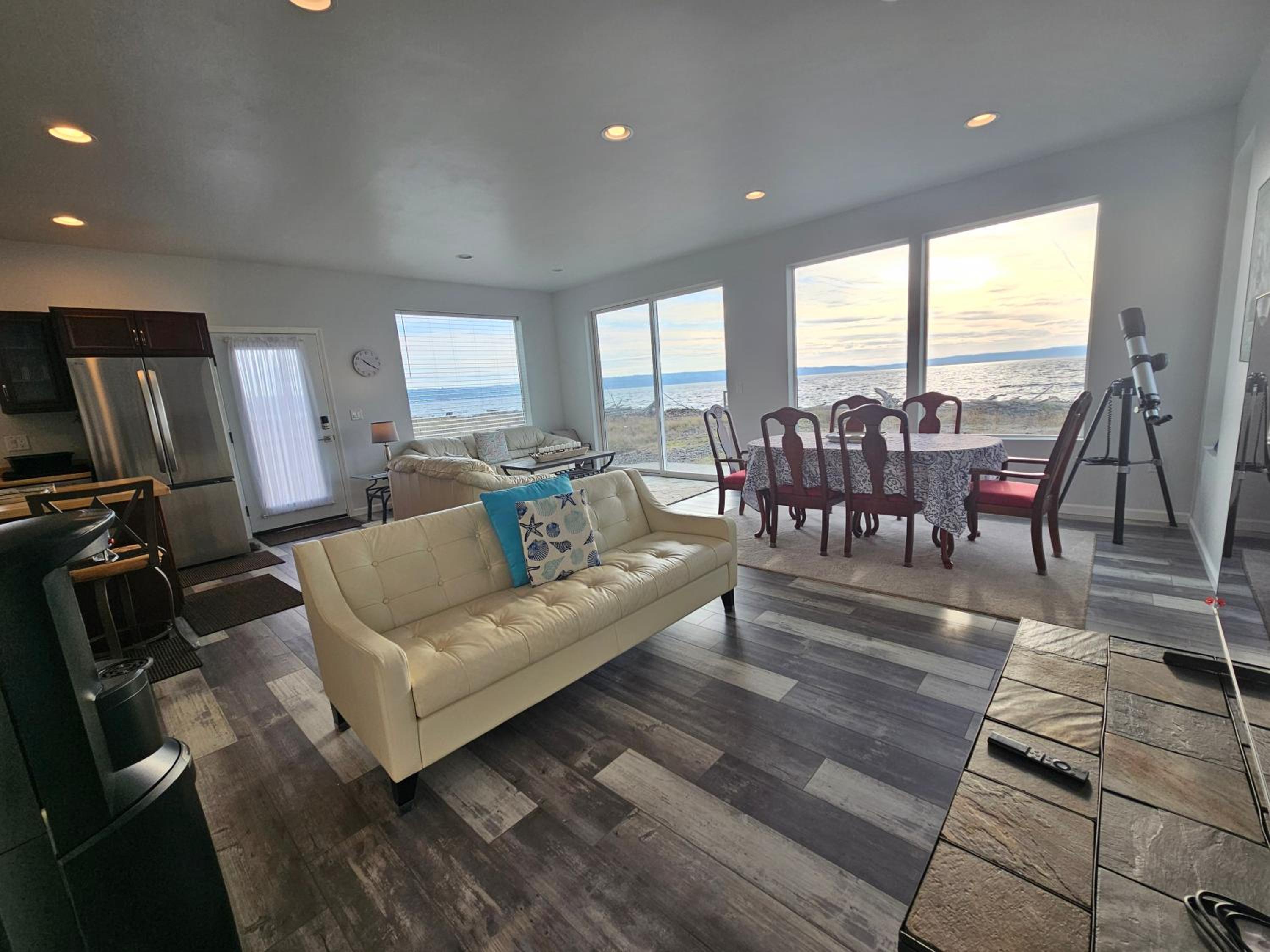 Three-Bedroom House photo 1