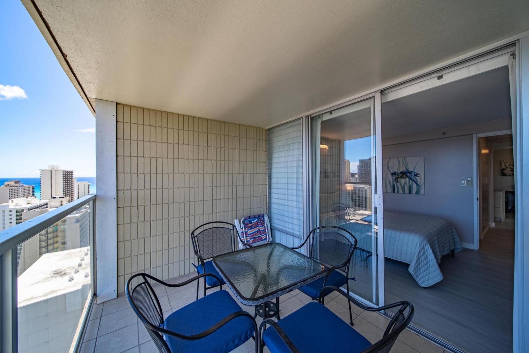 Amazing View Waikiki Beach 28th Floor 1BR Family and Group Condo: One-Bedroom Apartment photo