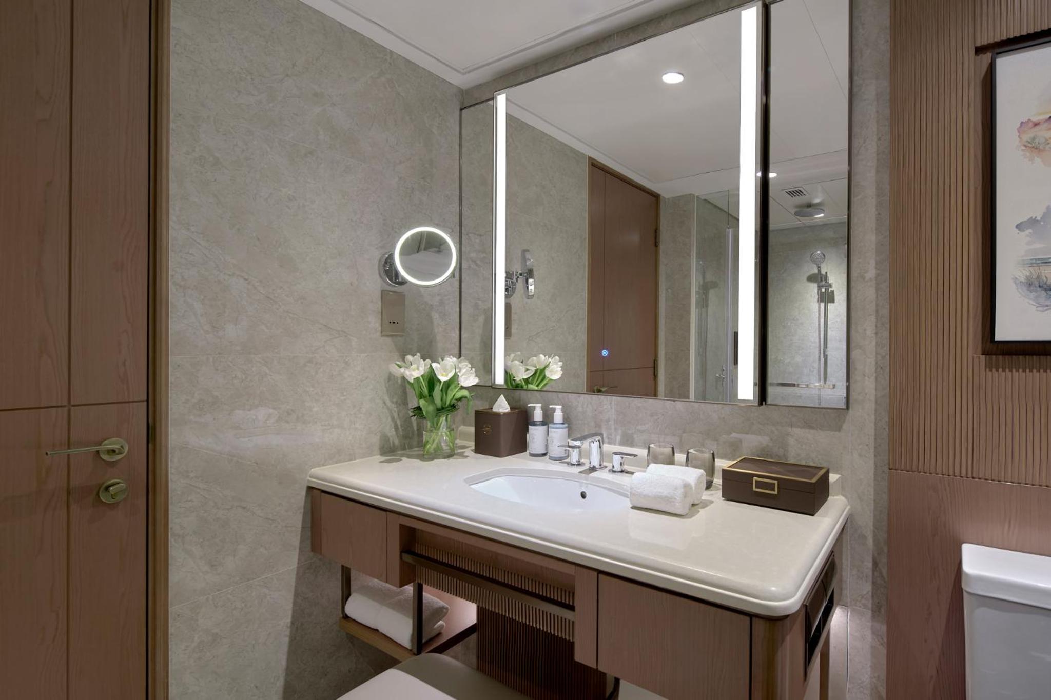 Premium Harbor Twin Room photo 3