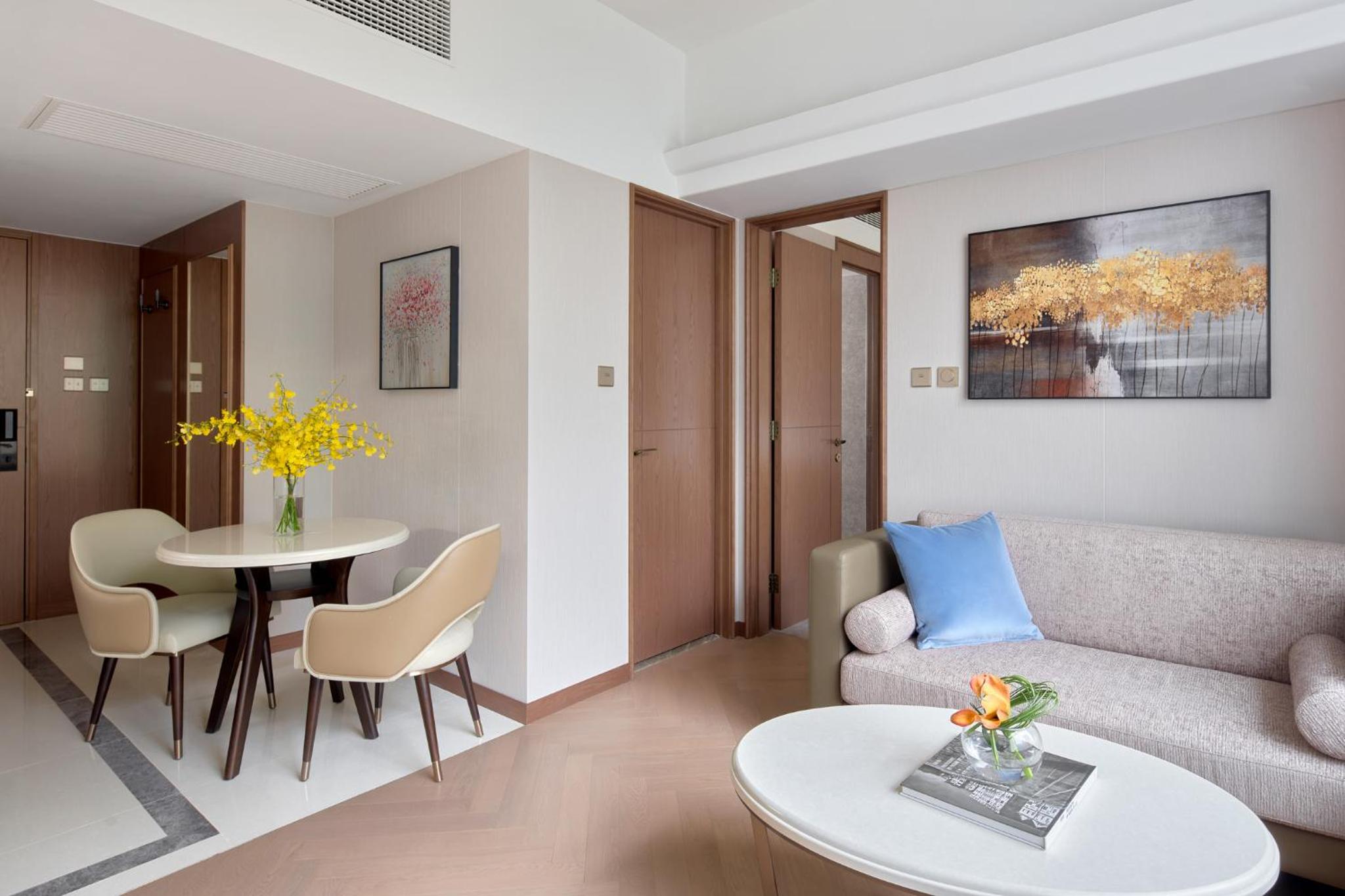 Deluxe Suite Deluxe Suite