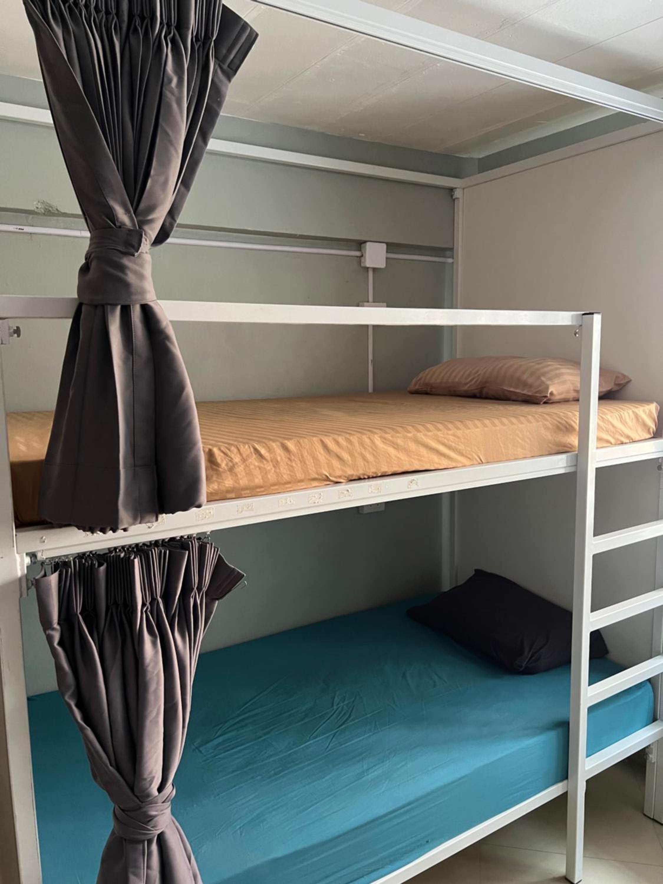 6-Bed Mixed Dormitory Room photo 1
