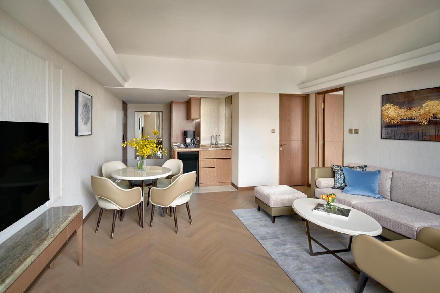 Executive Family Suite (2 Rollaway Beds Included) photo 2