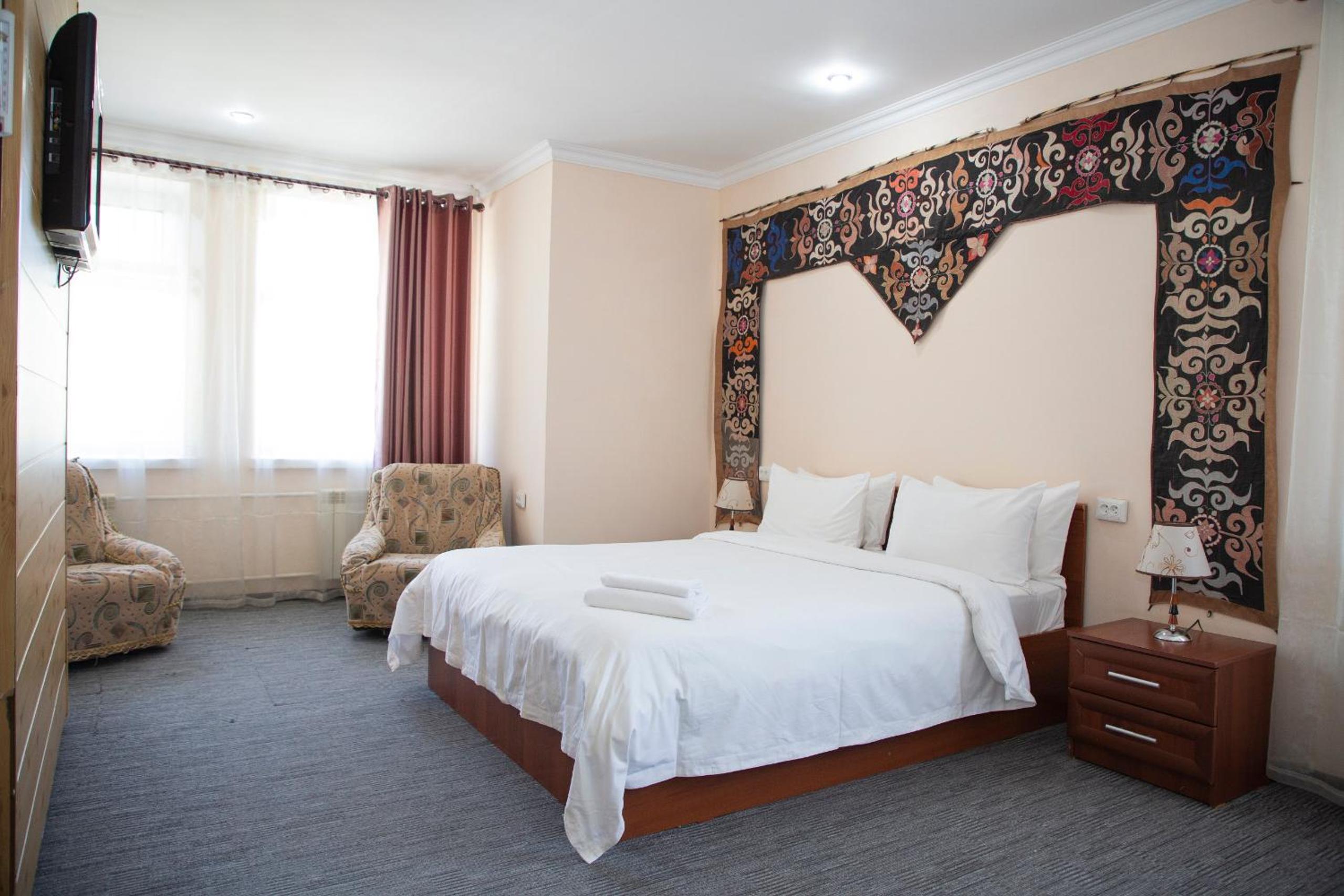 Budget Double Room photo 3
