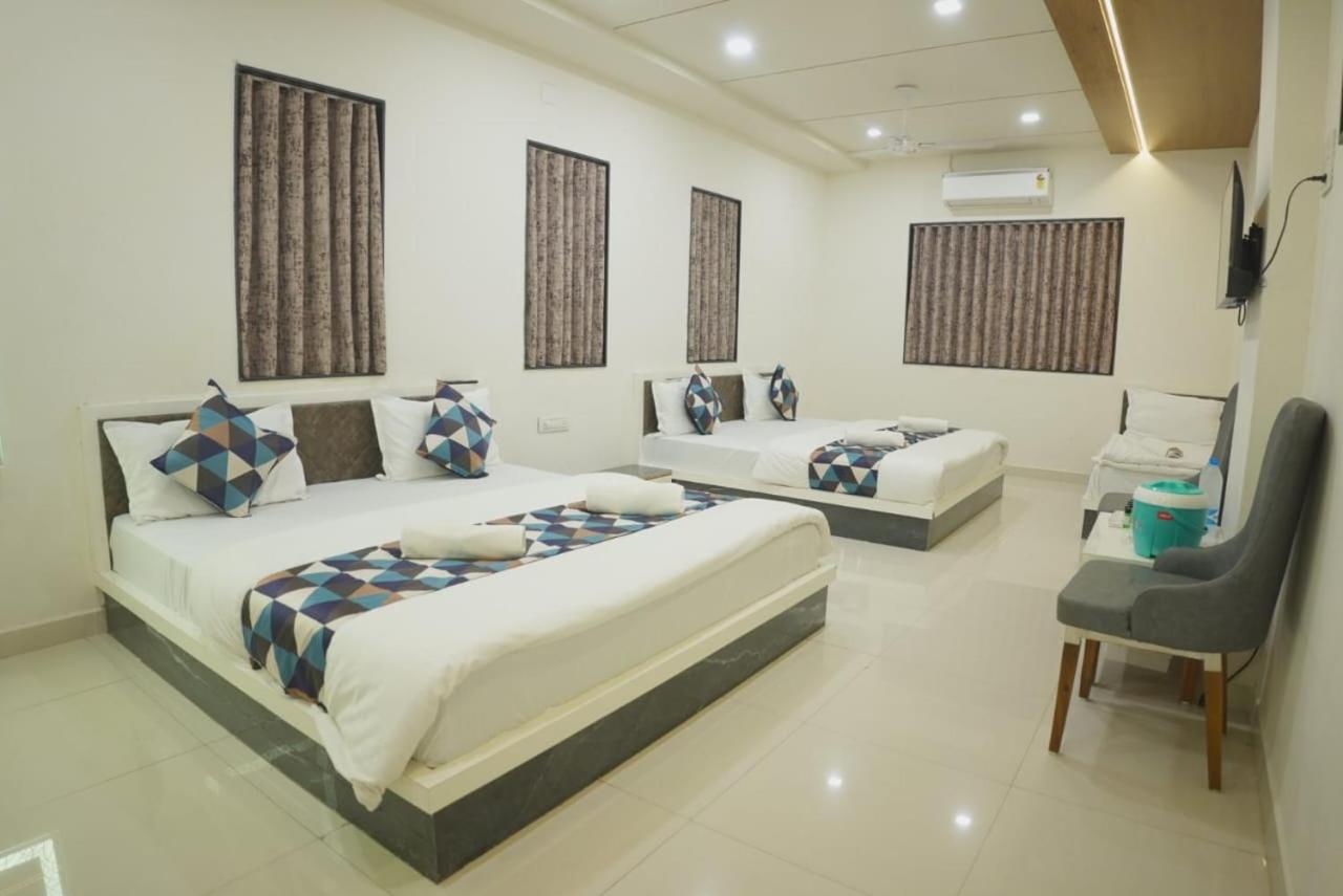 Deluxe Family Room - Photo 5