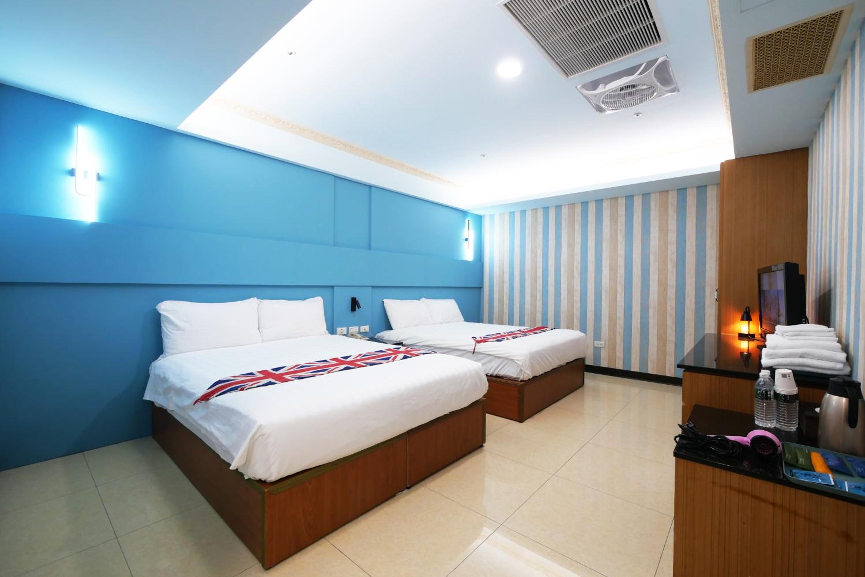 Quadruple Room without Window