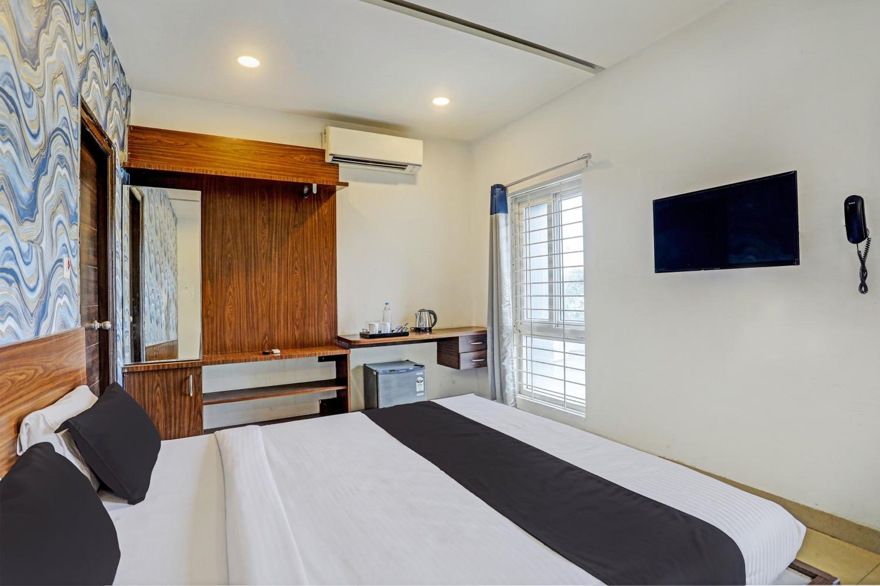 Standard Double Room - Photo 14