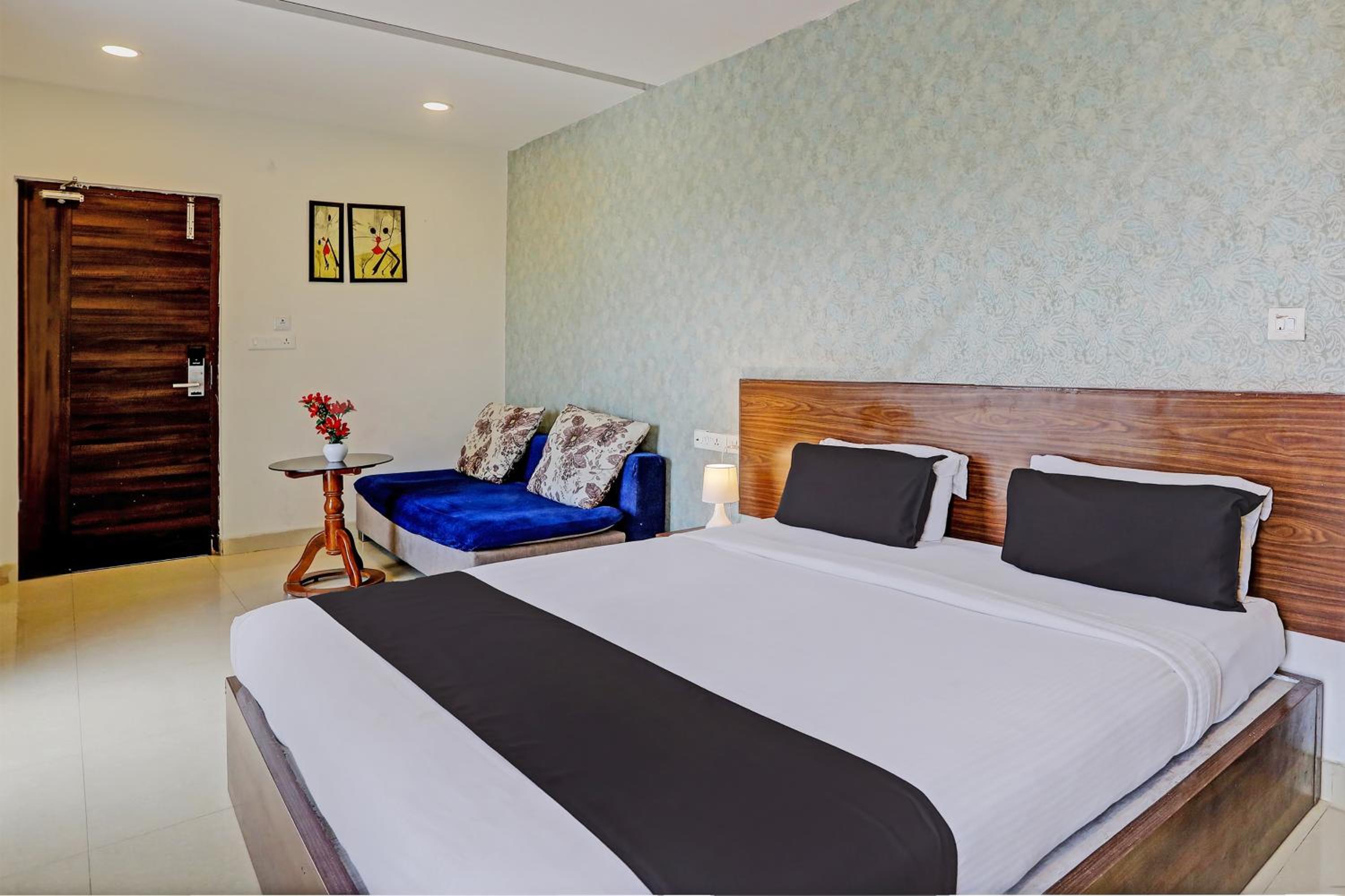 Standard Double Room - Photo 16