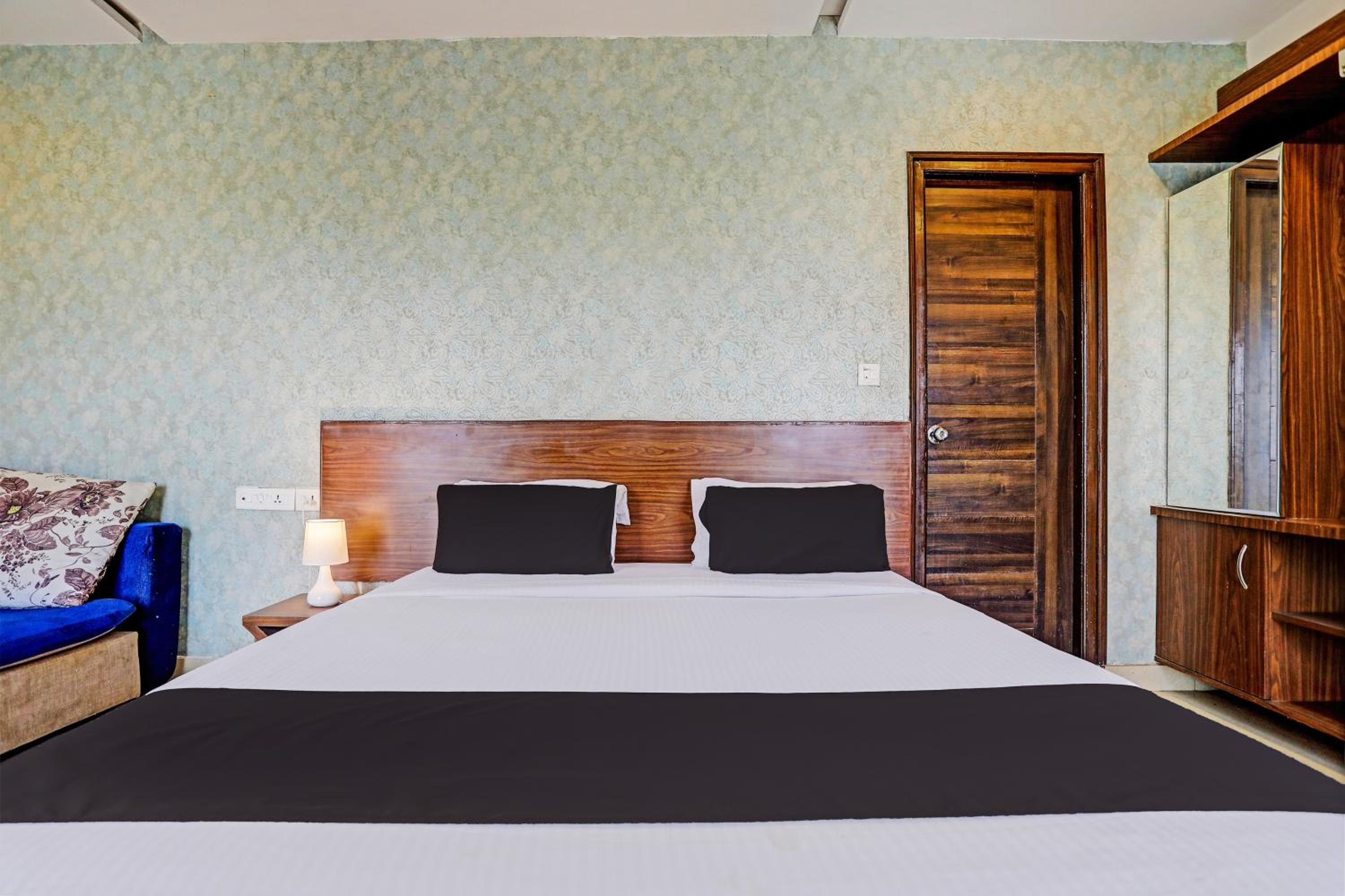Standard Double Room - Photo 10