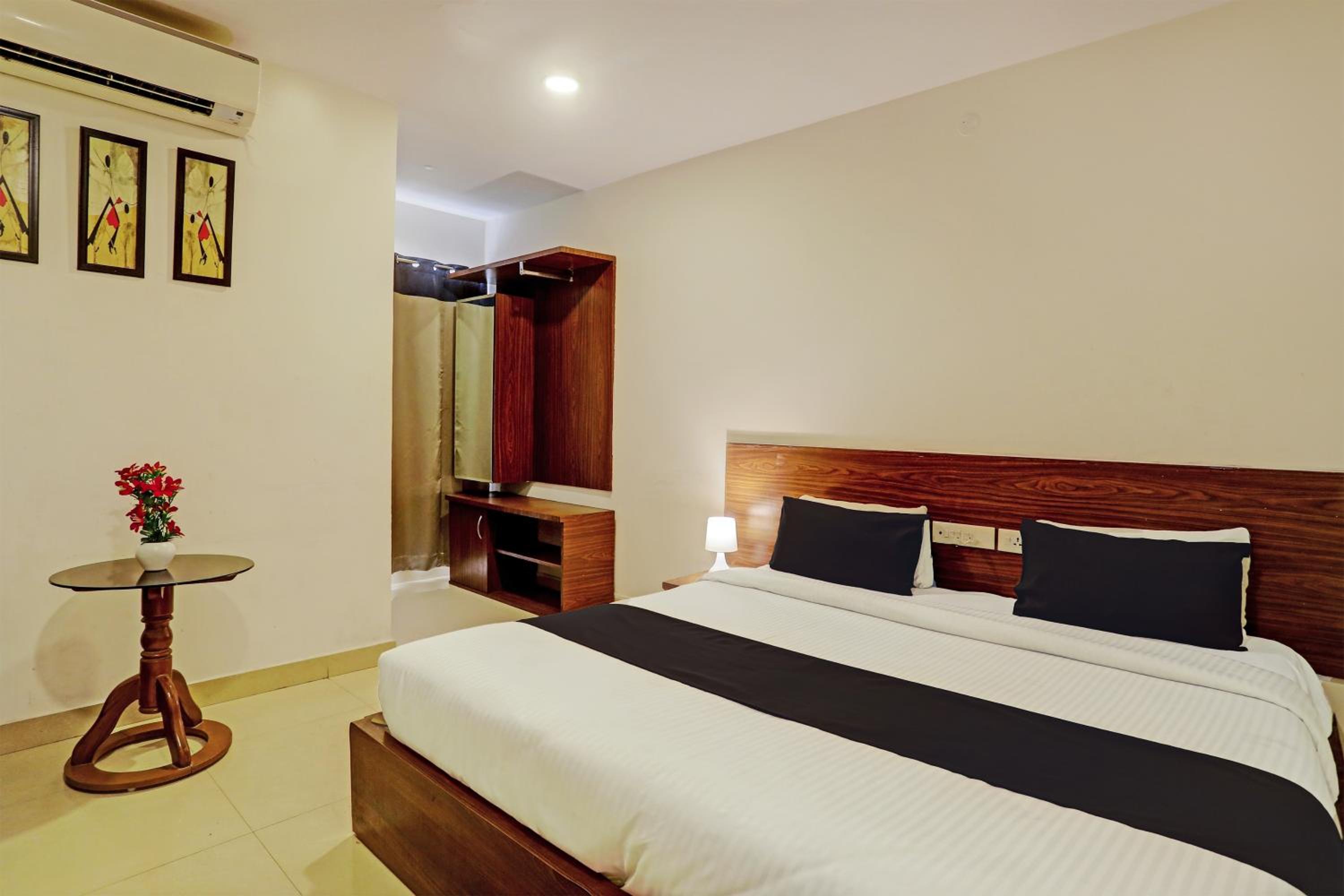 Standard Double Room - Photo 17