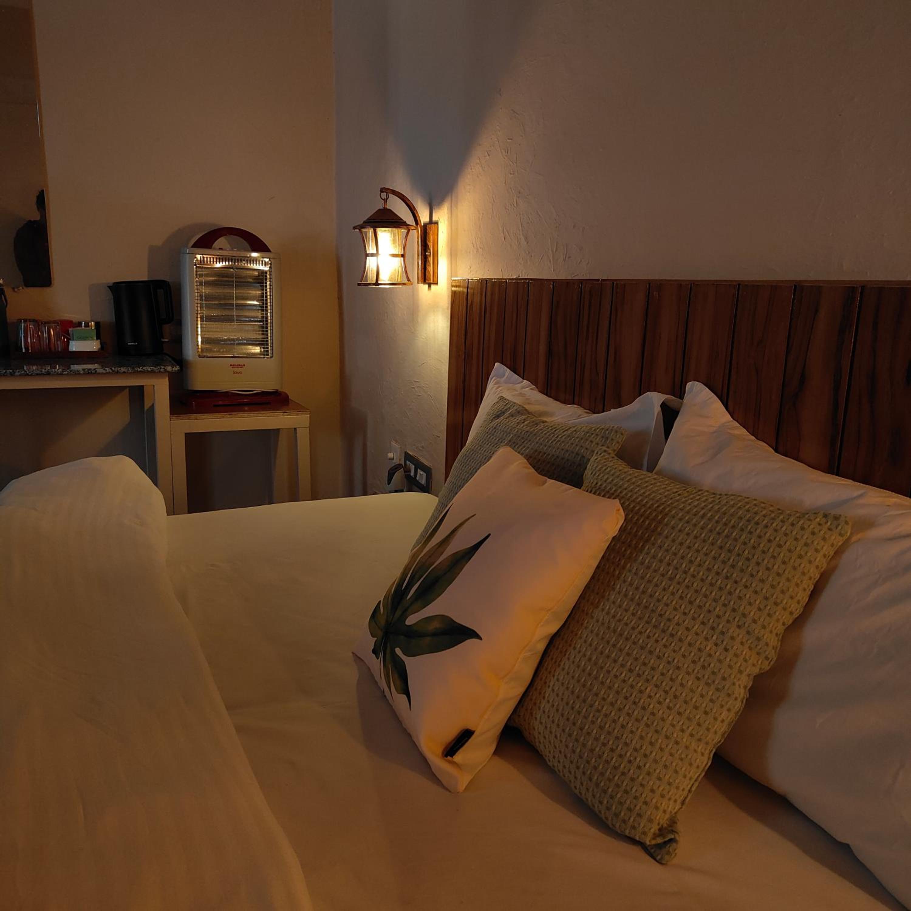 Deluxe Double Room (2 Adults + 1 Child) photo 2