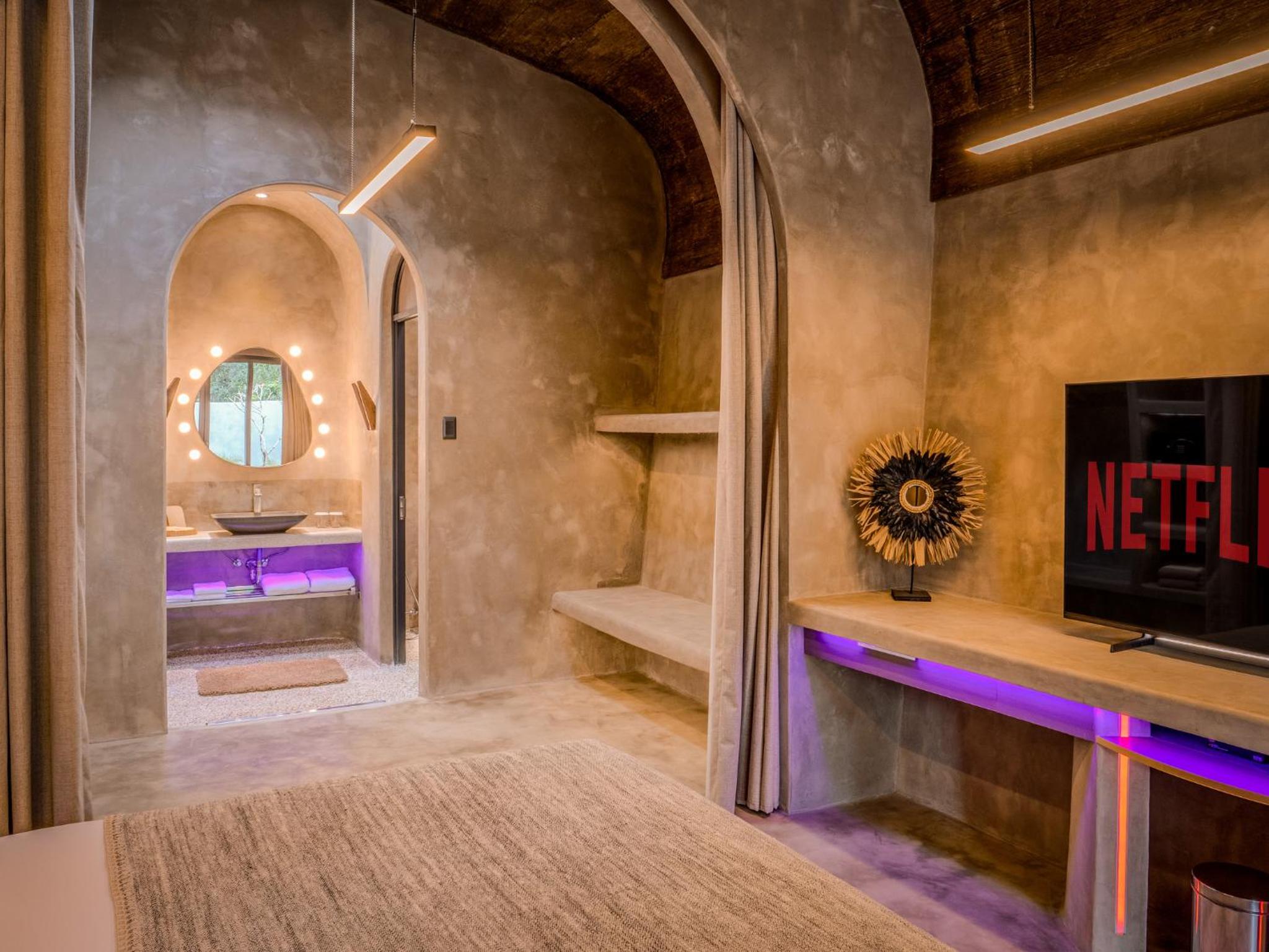 Two-Bedroom Villa - Photo 12