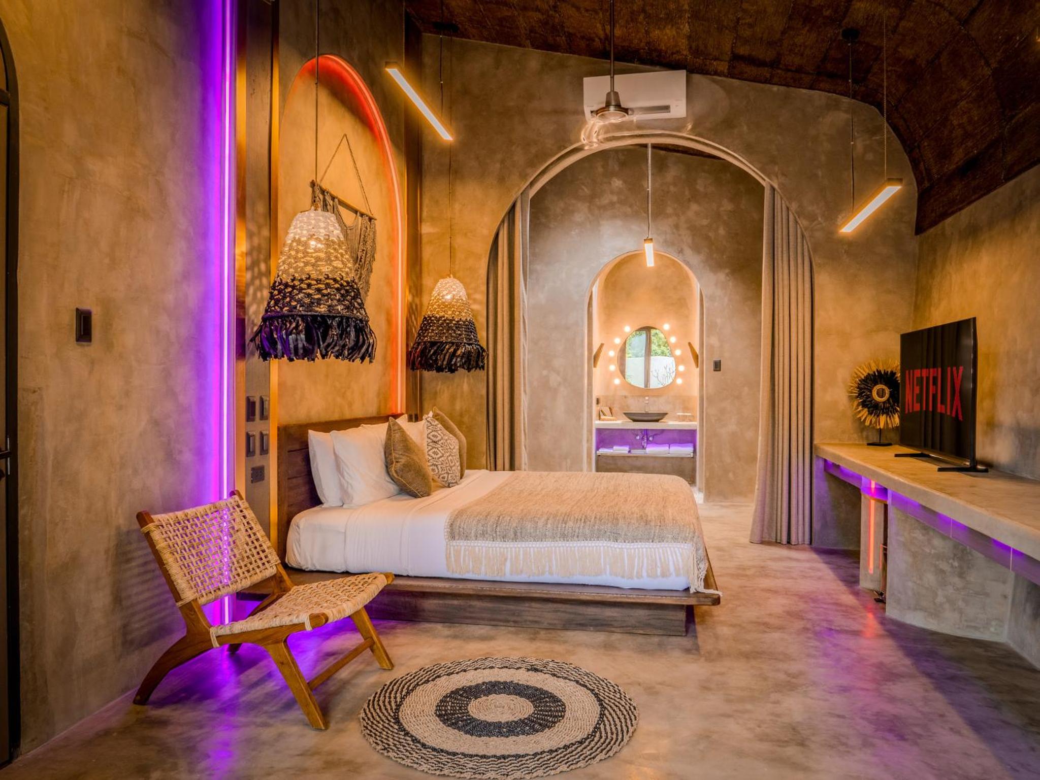 Two-Bedroom Villa - Photo 21