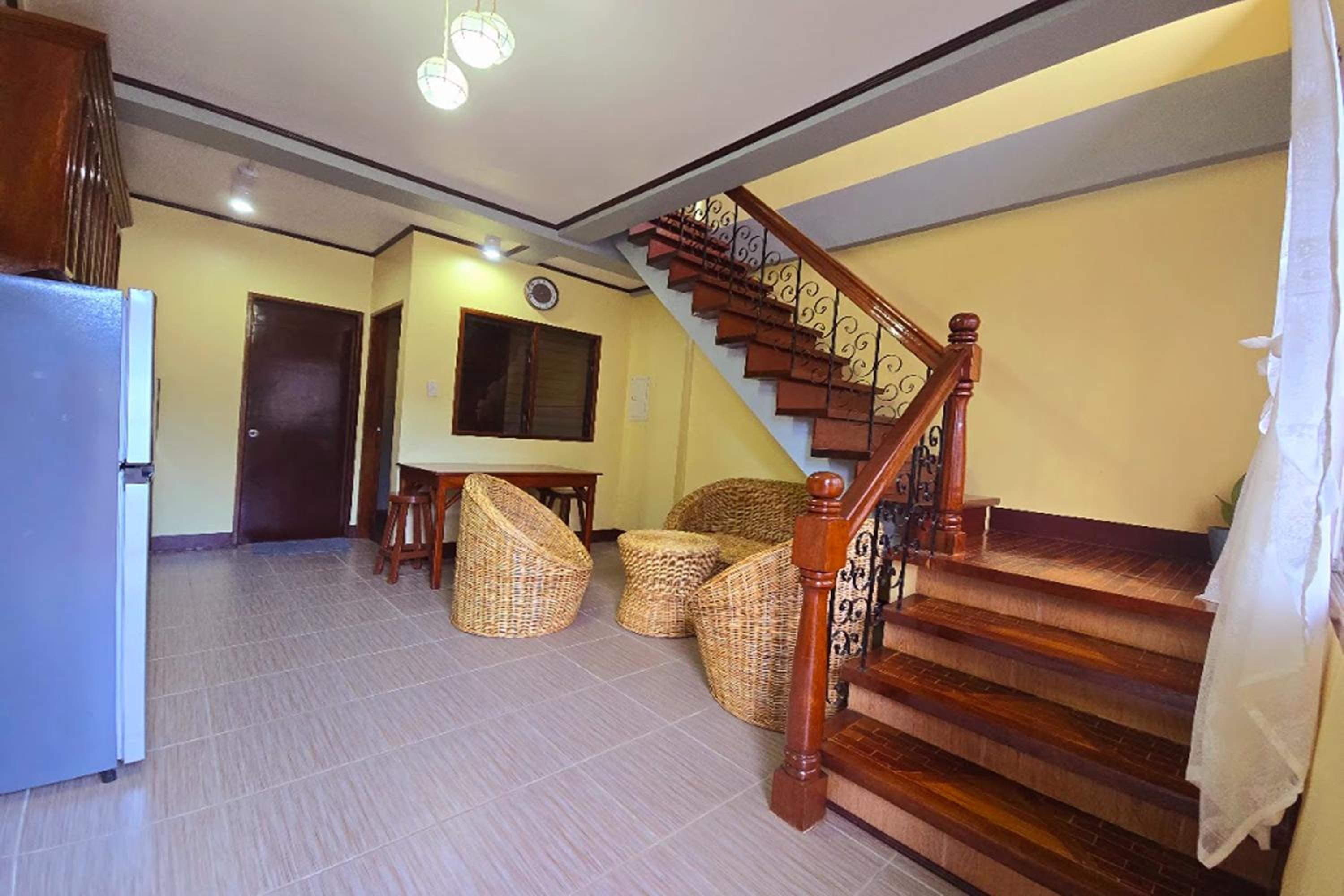 Family Room - Photo 8