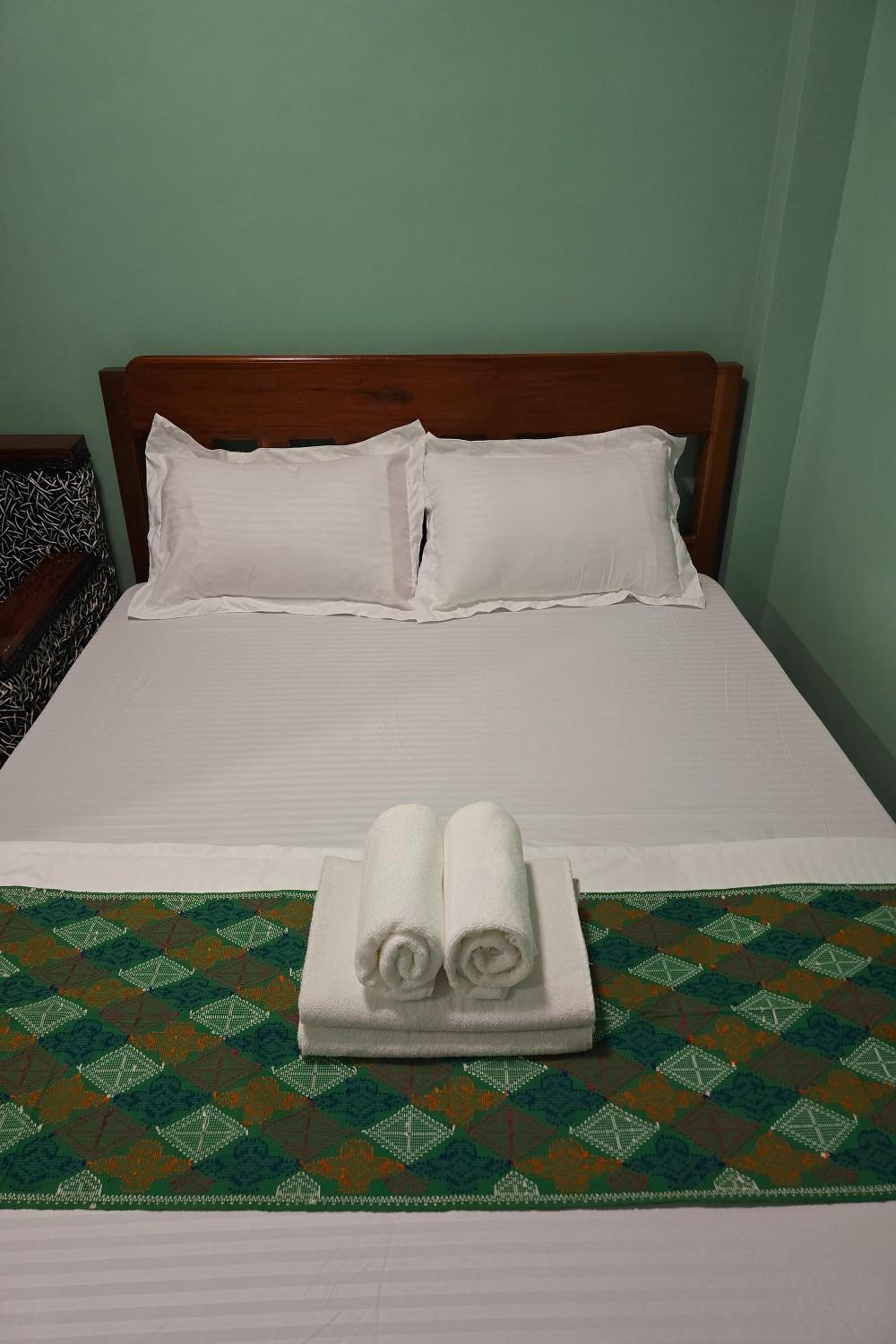 Deluxe Double Room - Photo 8