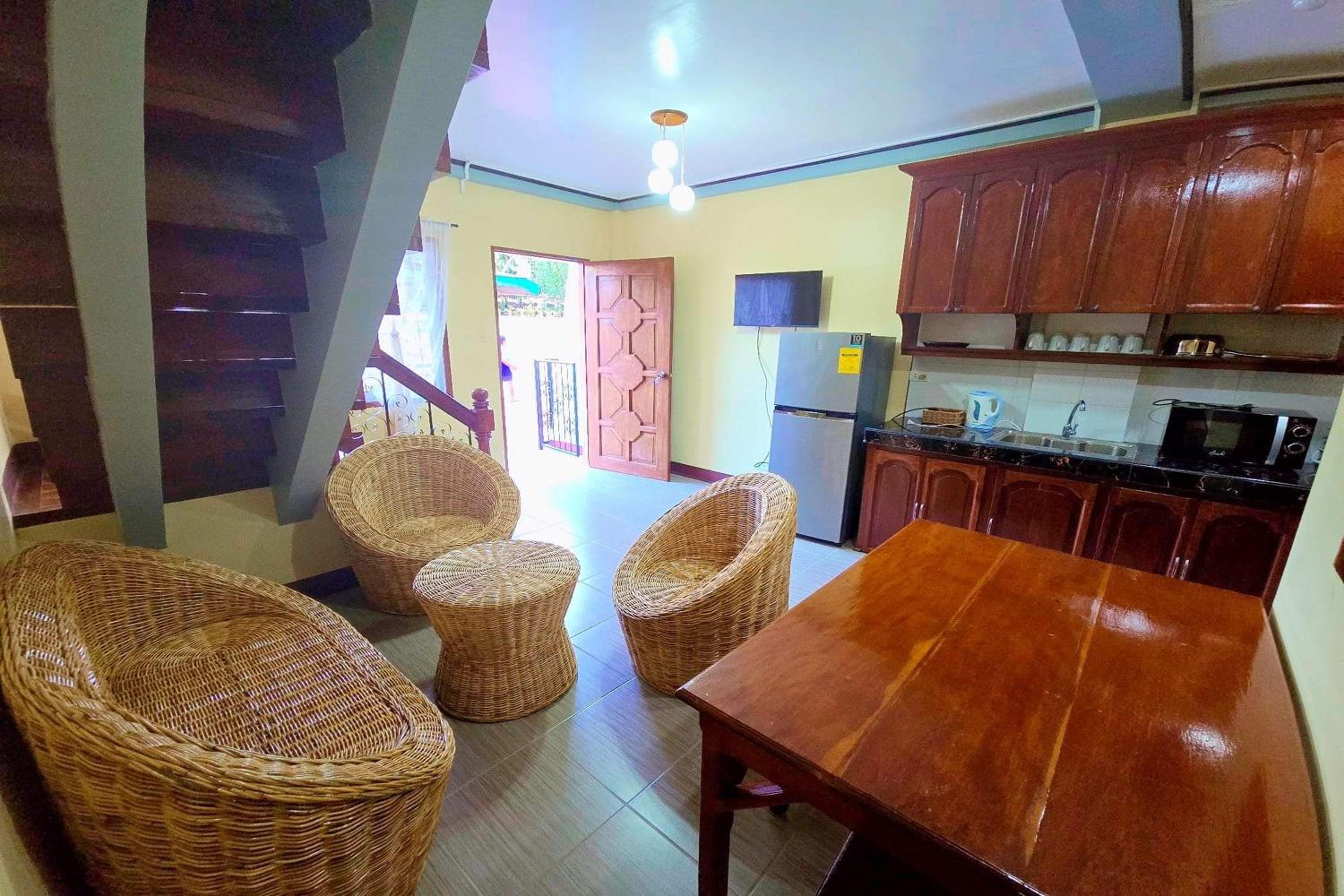 Family Room - Photo 26
