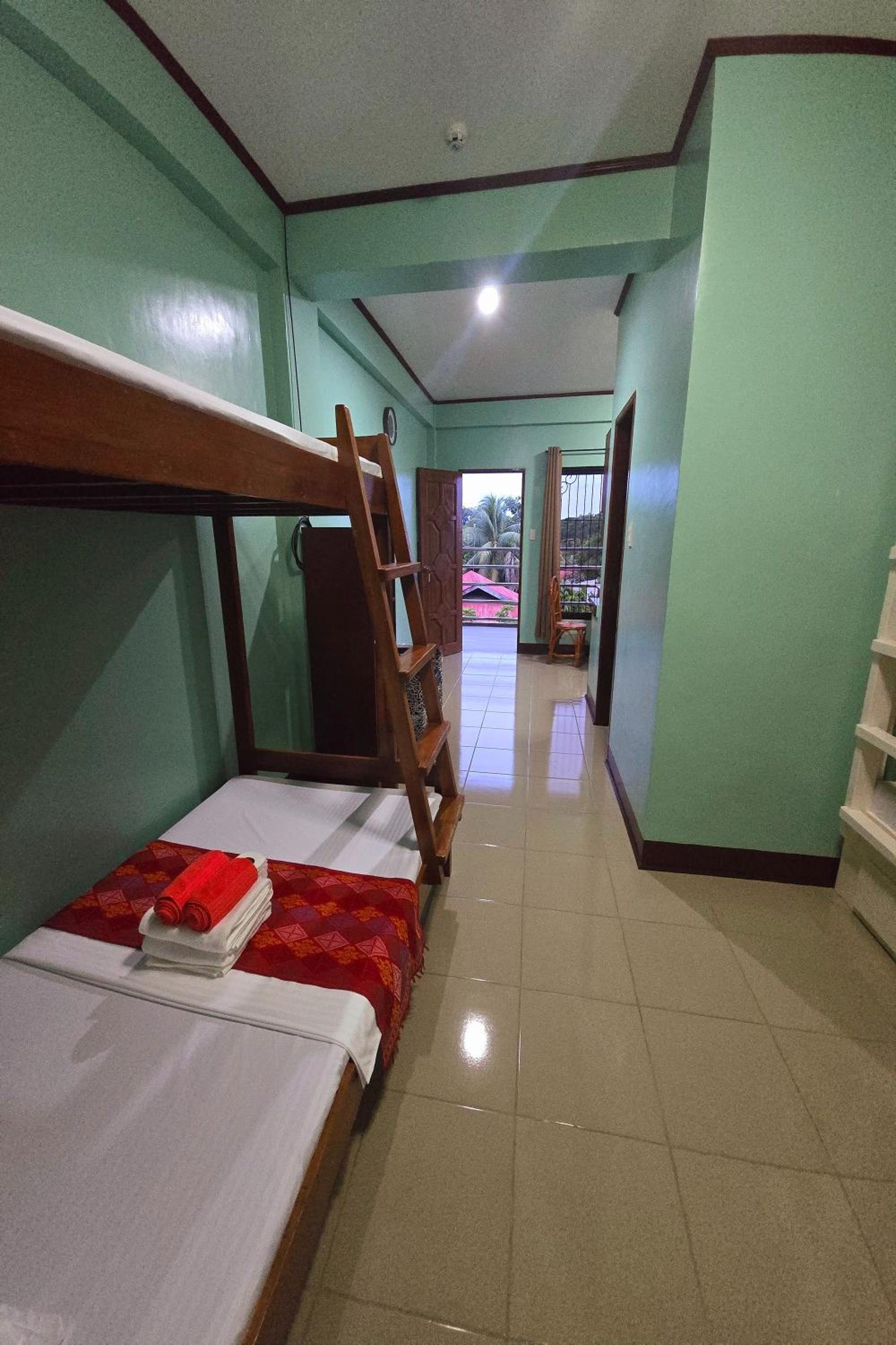 Quadruple Room photo 2