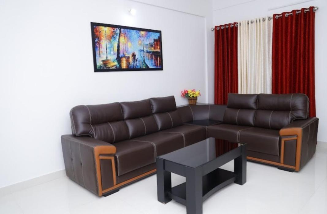 One-Bedroom Apartment With Balcony And City View photo 3
