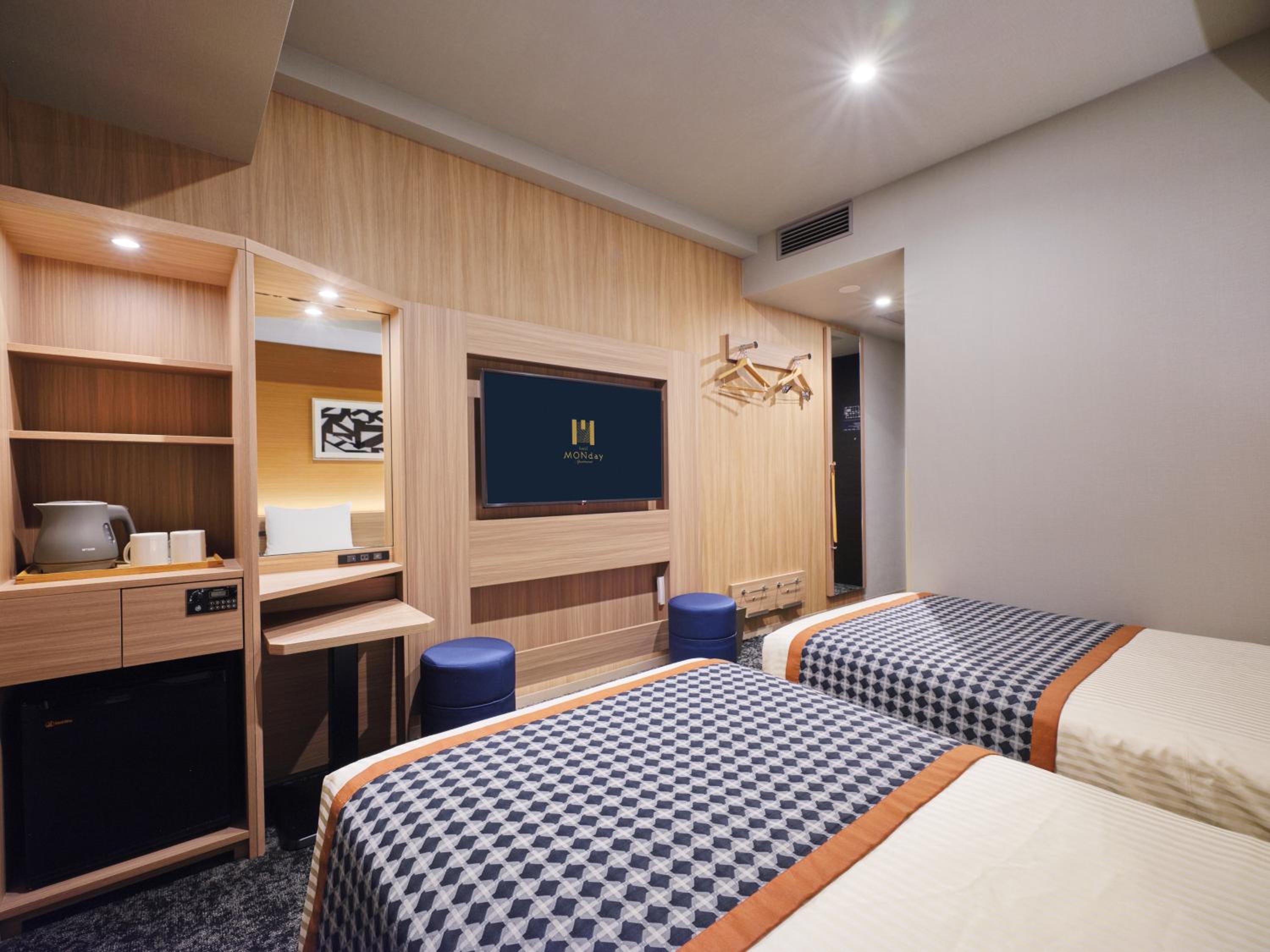 Standard Twin Room - Photo 3