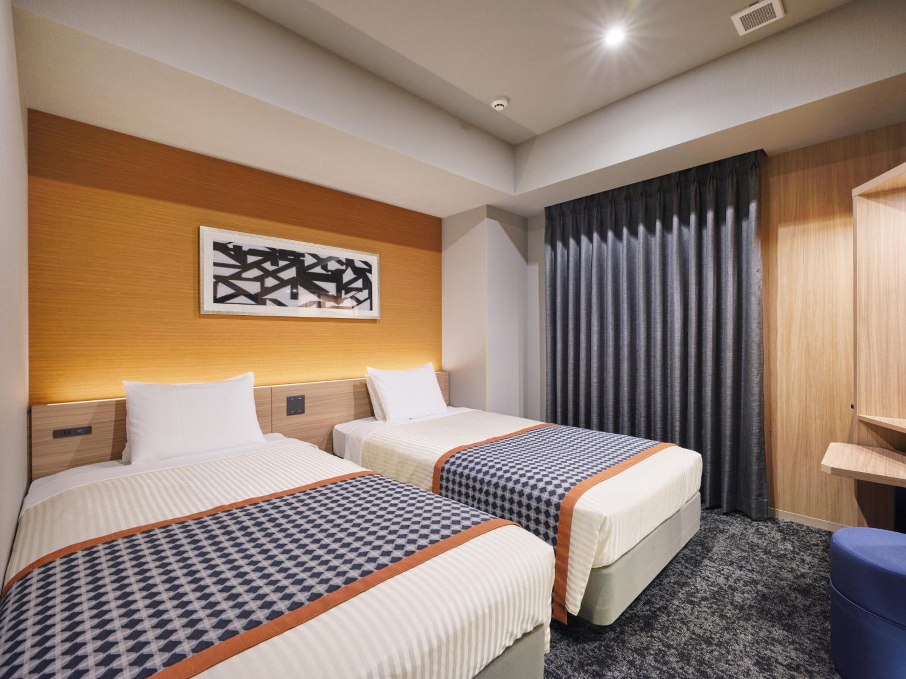 Standard Twin Room - Photo 2