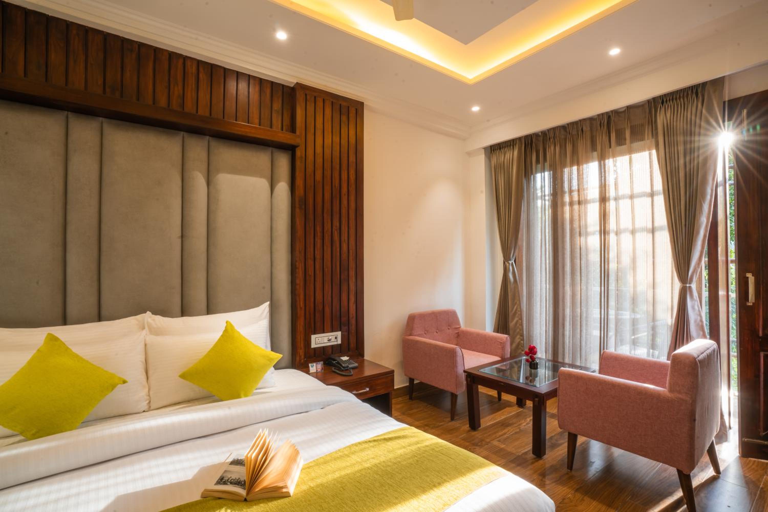 Deluxe Room - Photo 8