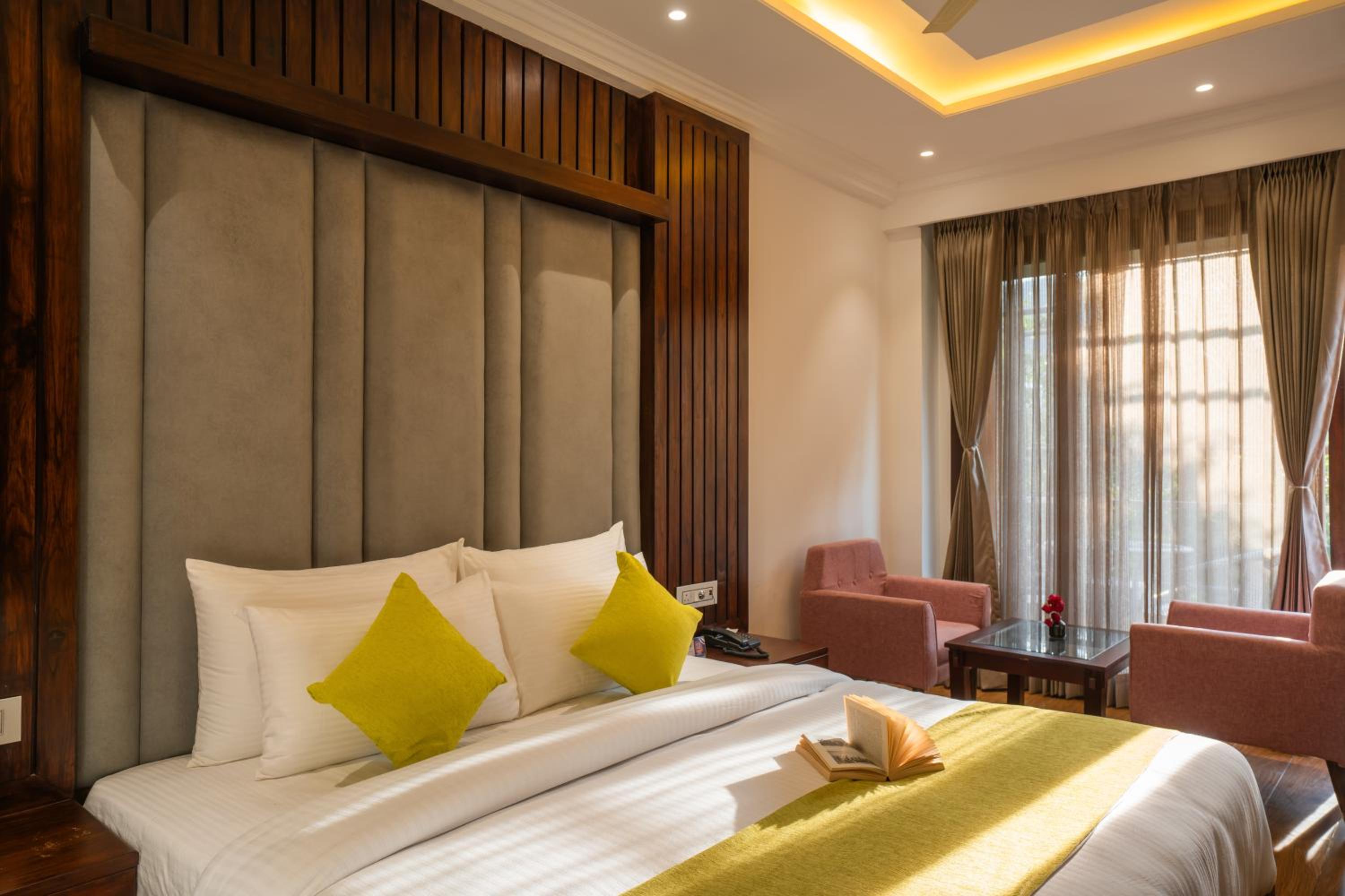 Deluxe Room - Photo 3