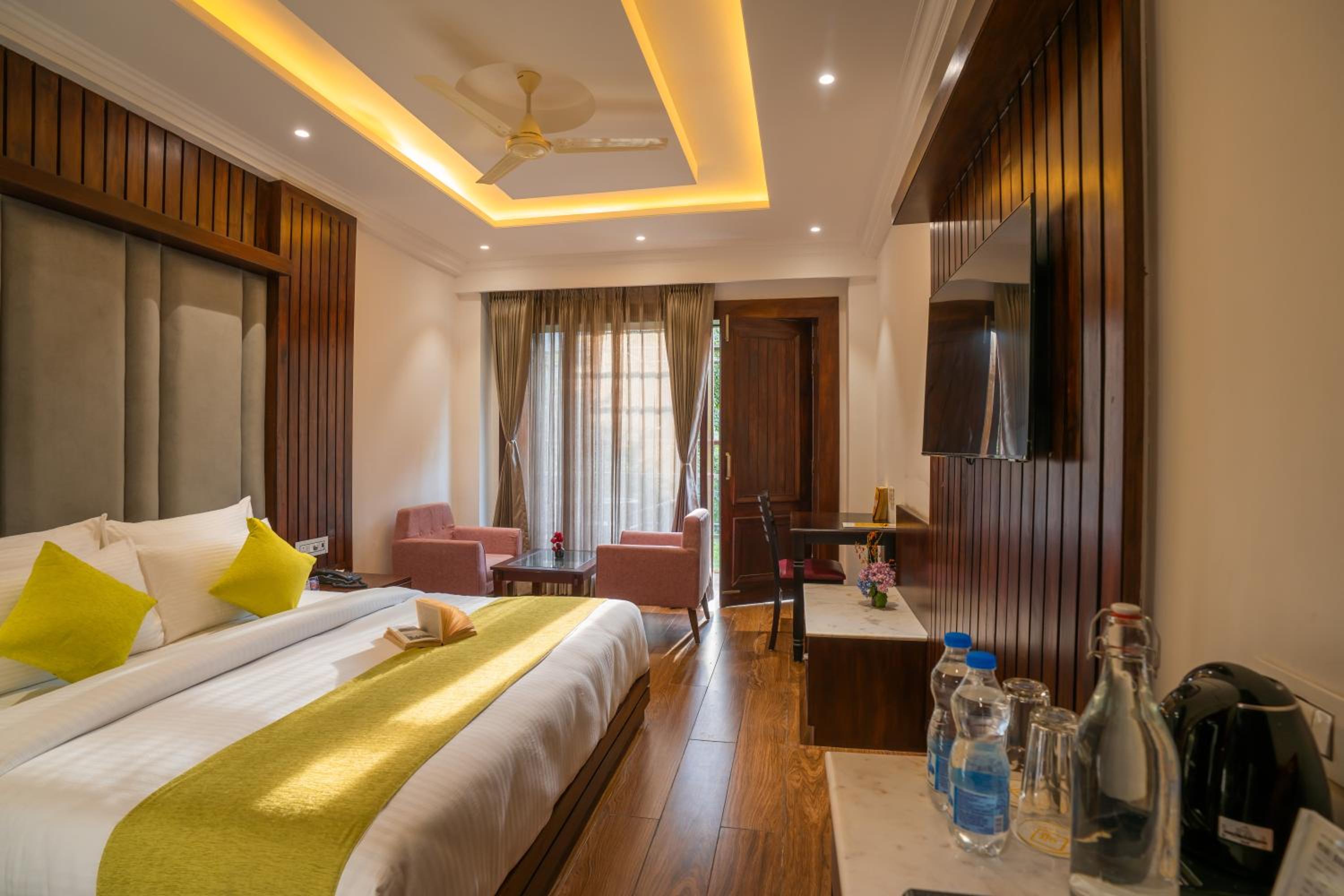 Deluxe Room - Photo 1