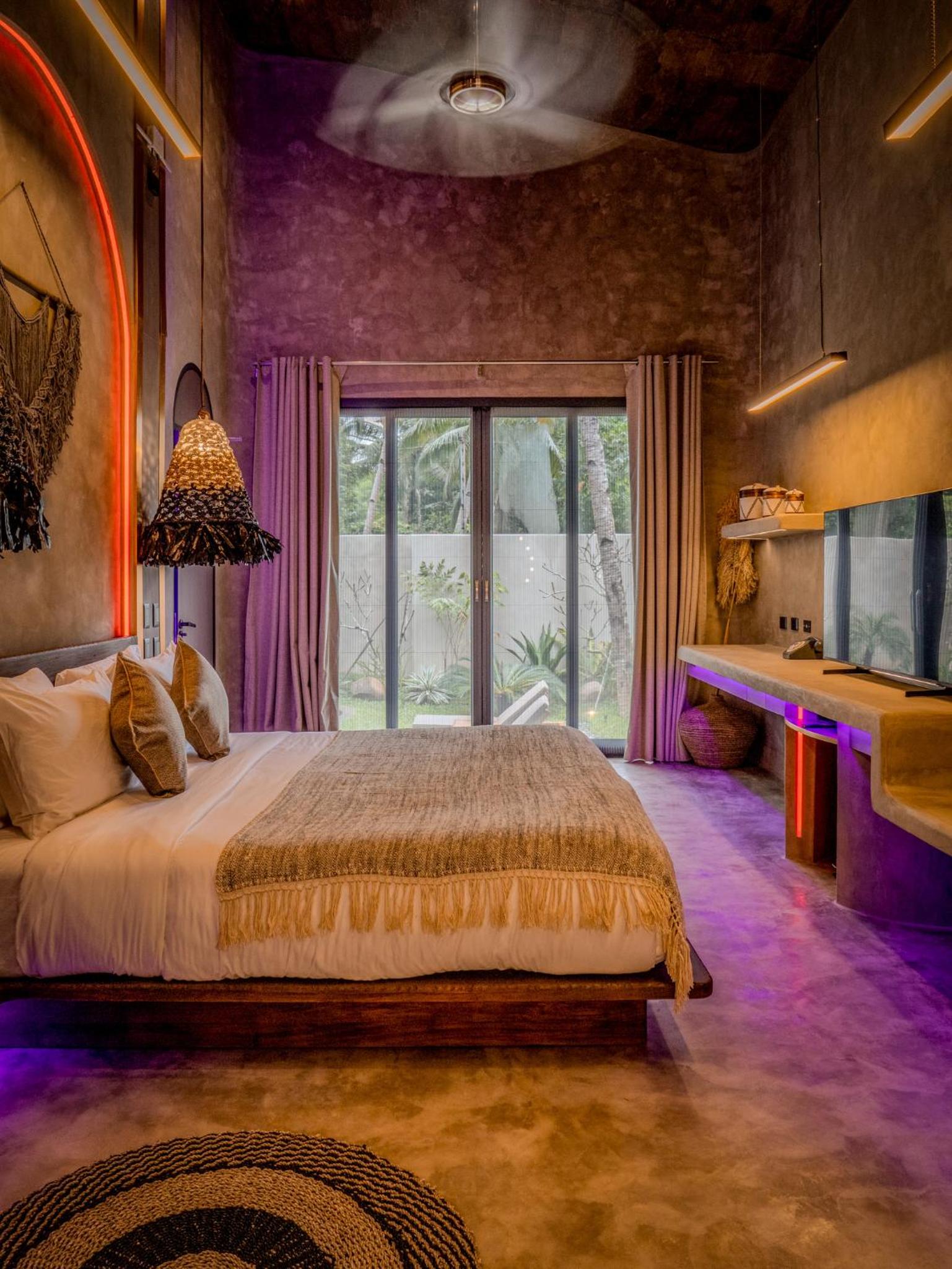 Three-Bedroom Villa - Photo 27