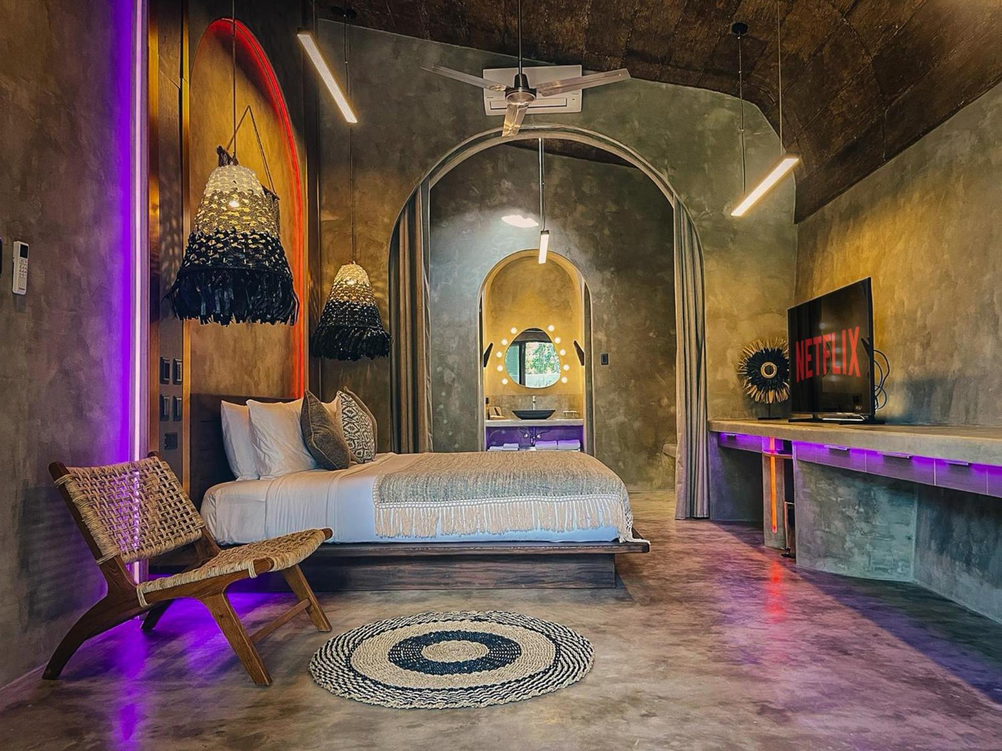 Three-Bedroom Villa - Photo 32