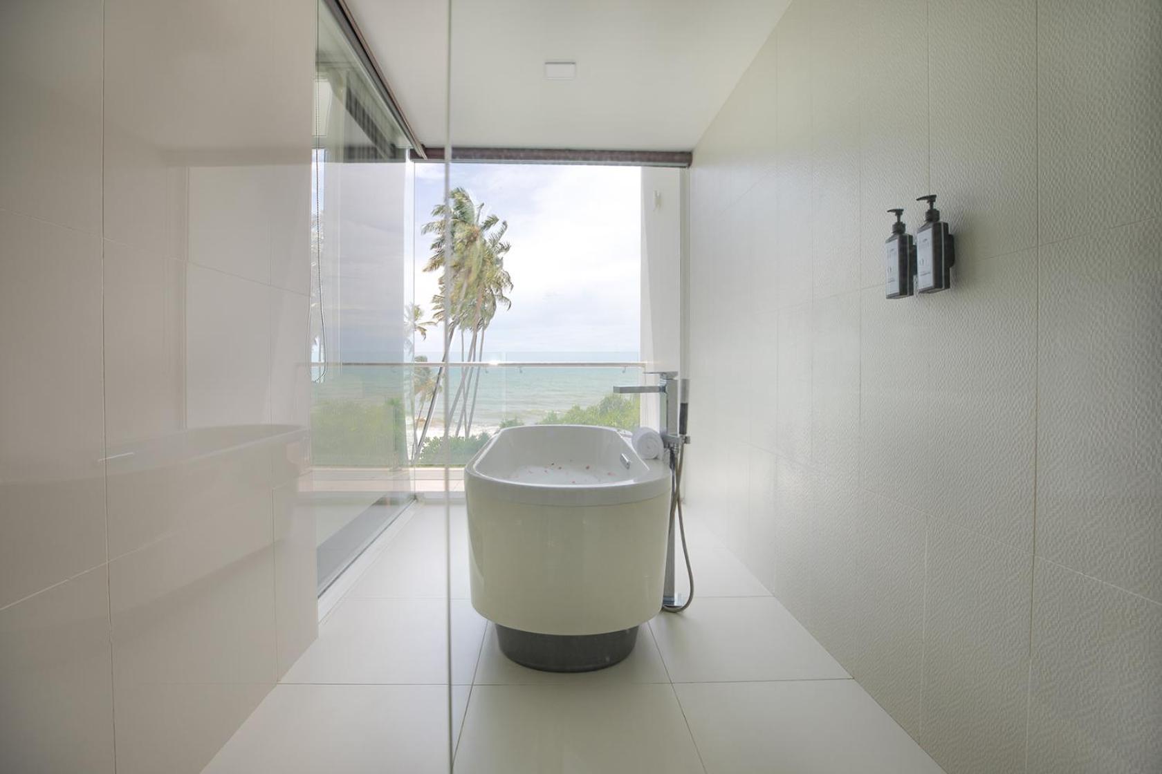 Luxury Suite - Ocean View photo 2