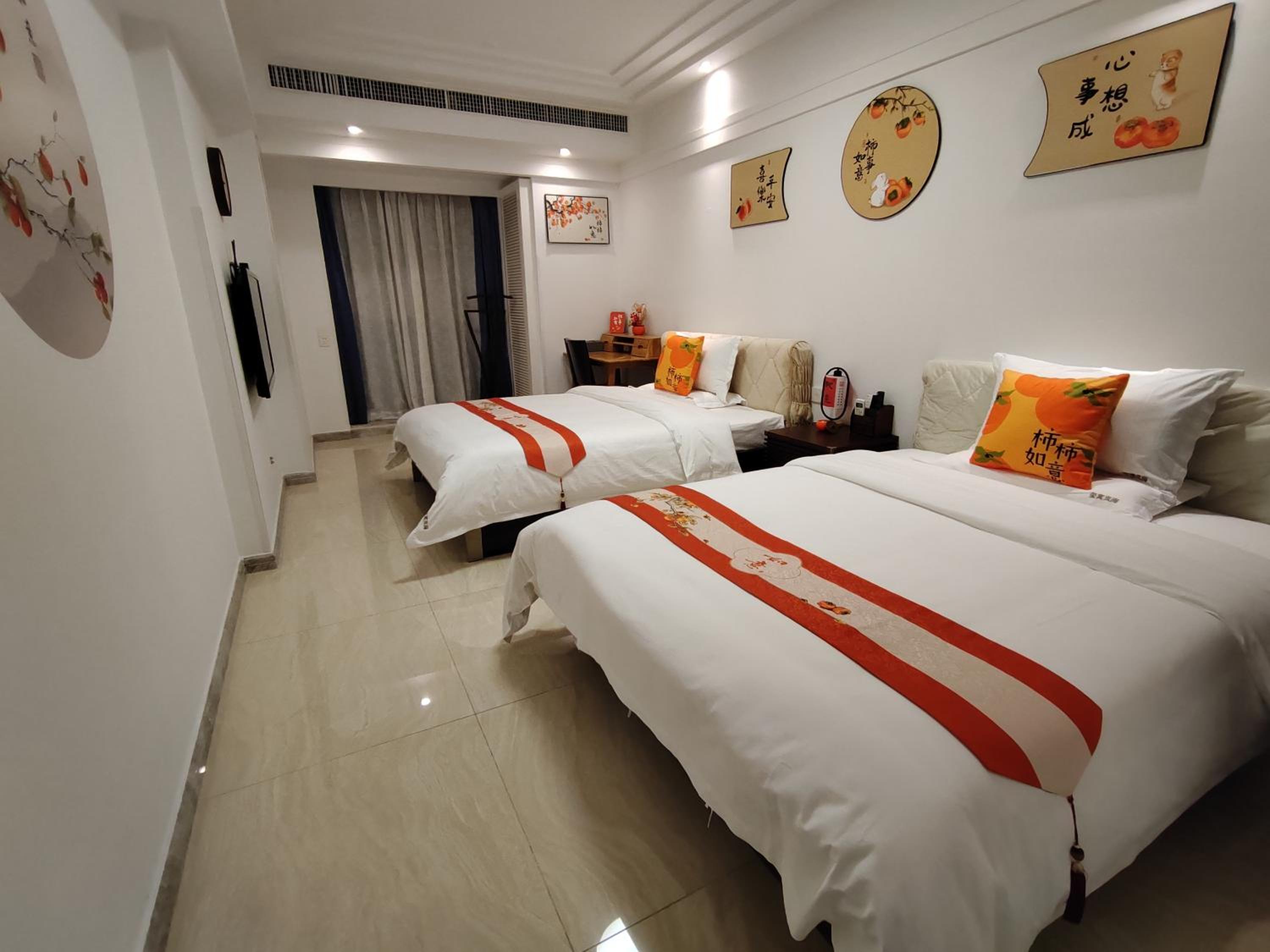 Large Double or Twin Room photo 1