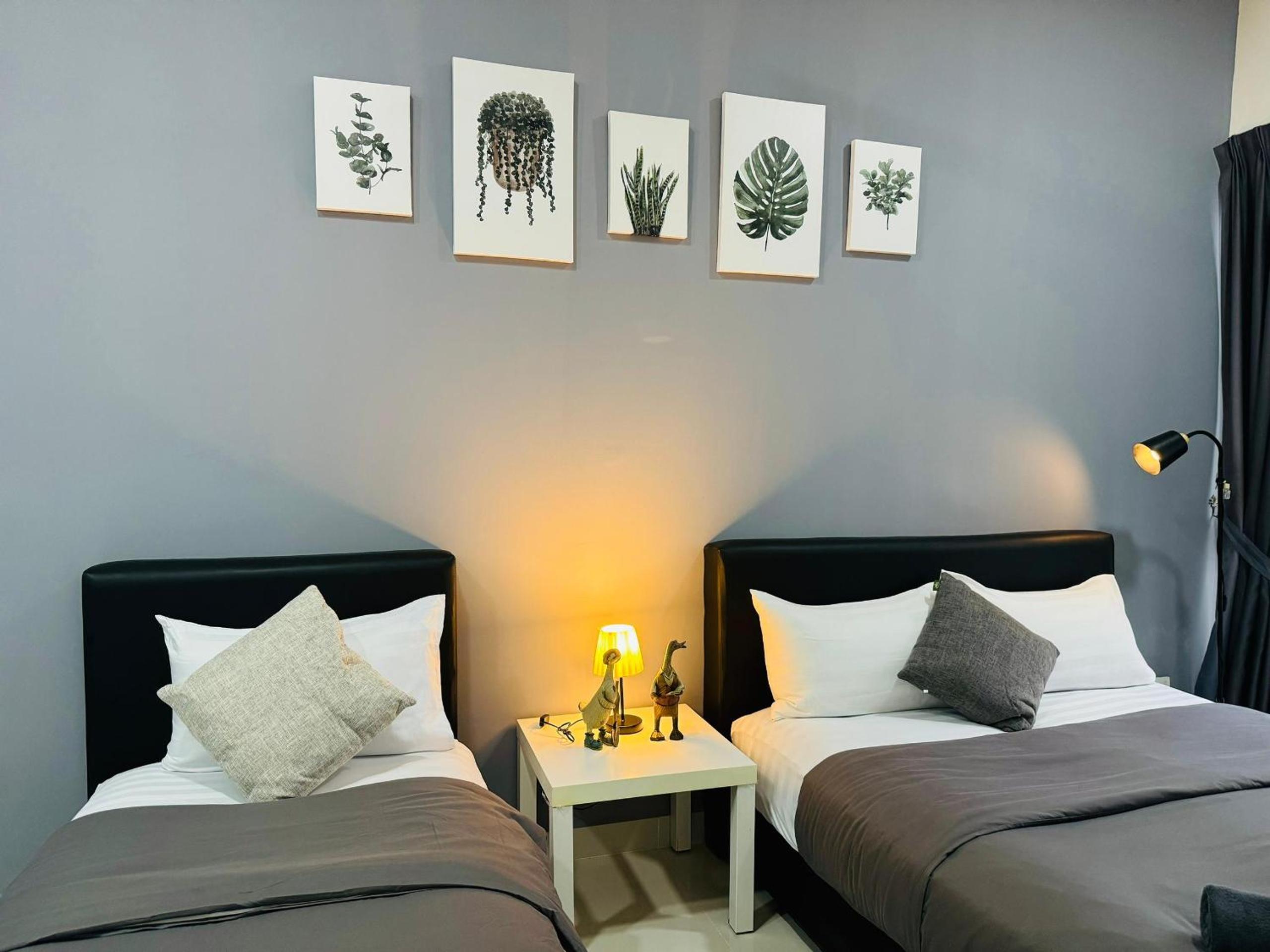 One-Bedroom Apartment photo 1