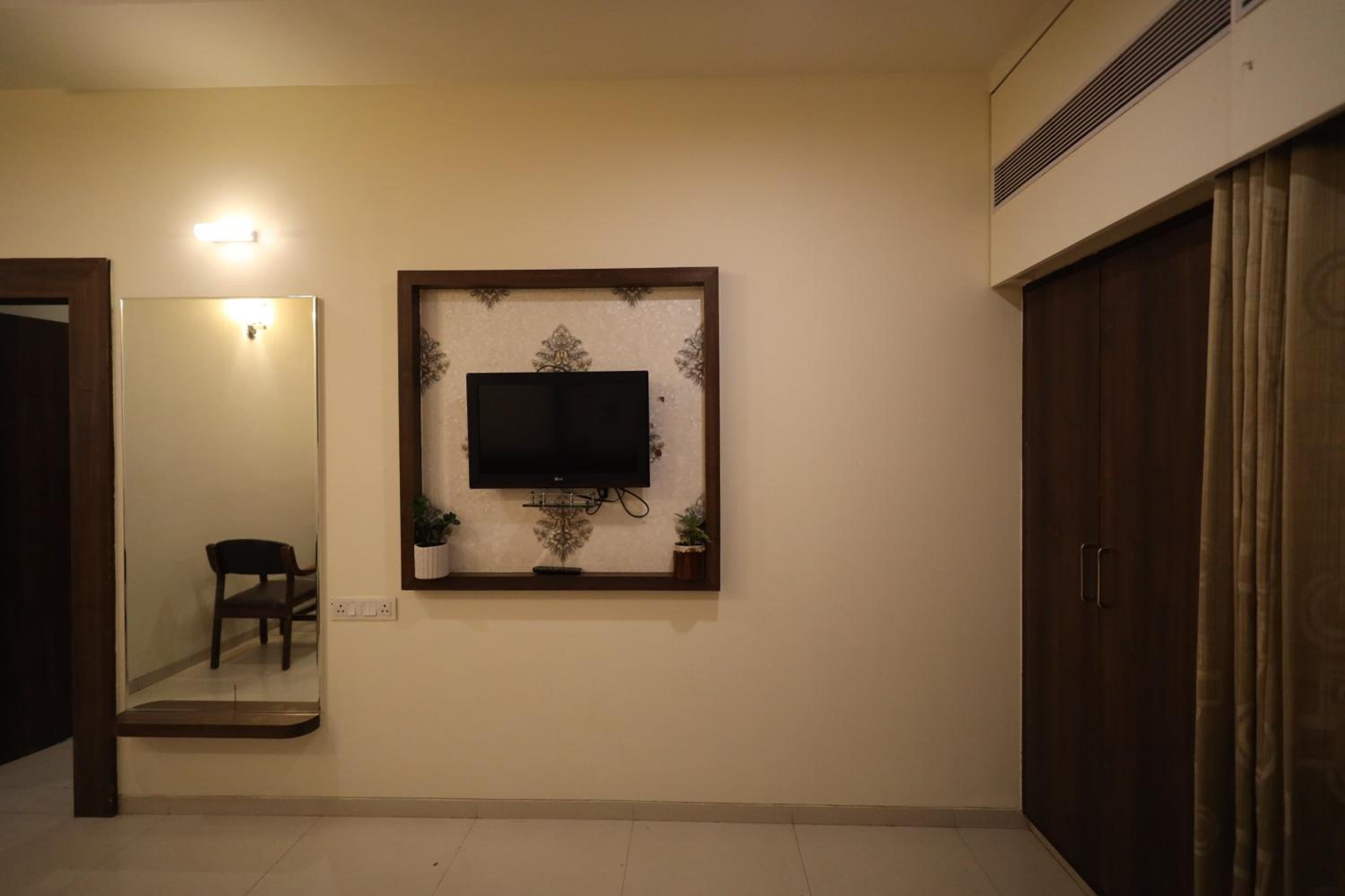 Deluxe Room - Photo 14