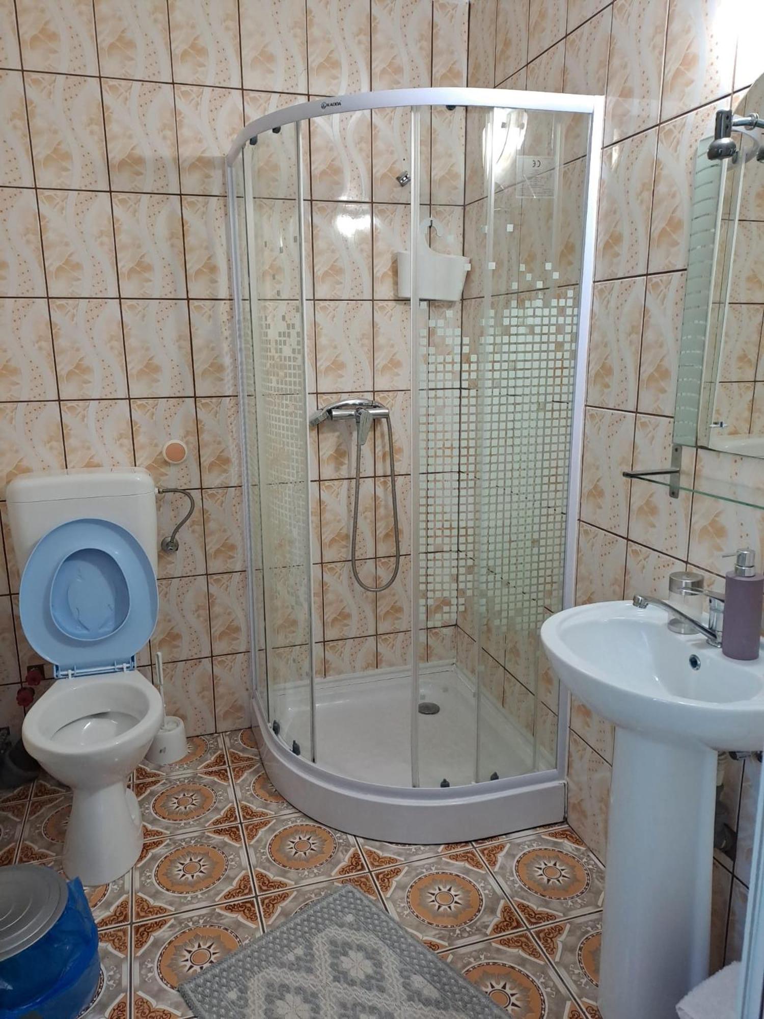 Deluxe Room (2 Adults + 1 Child) photo 3