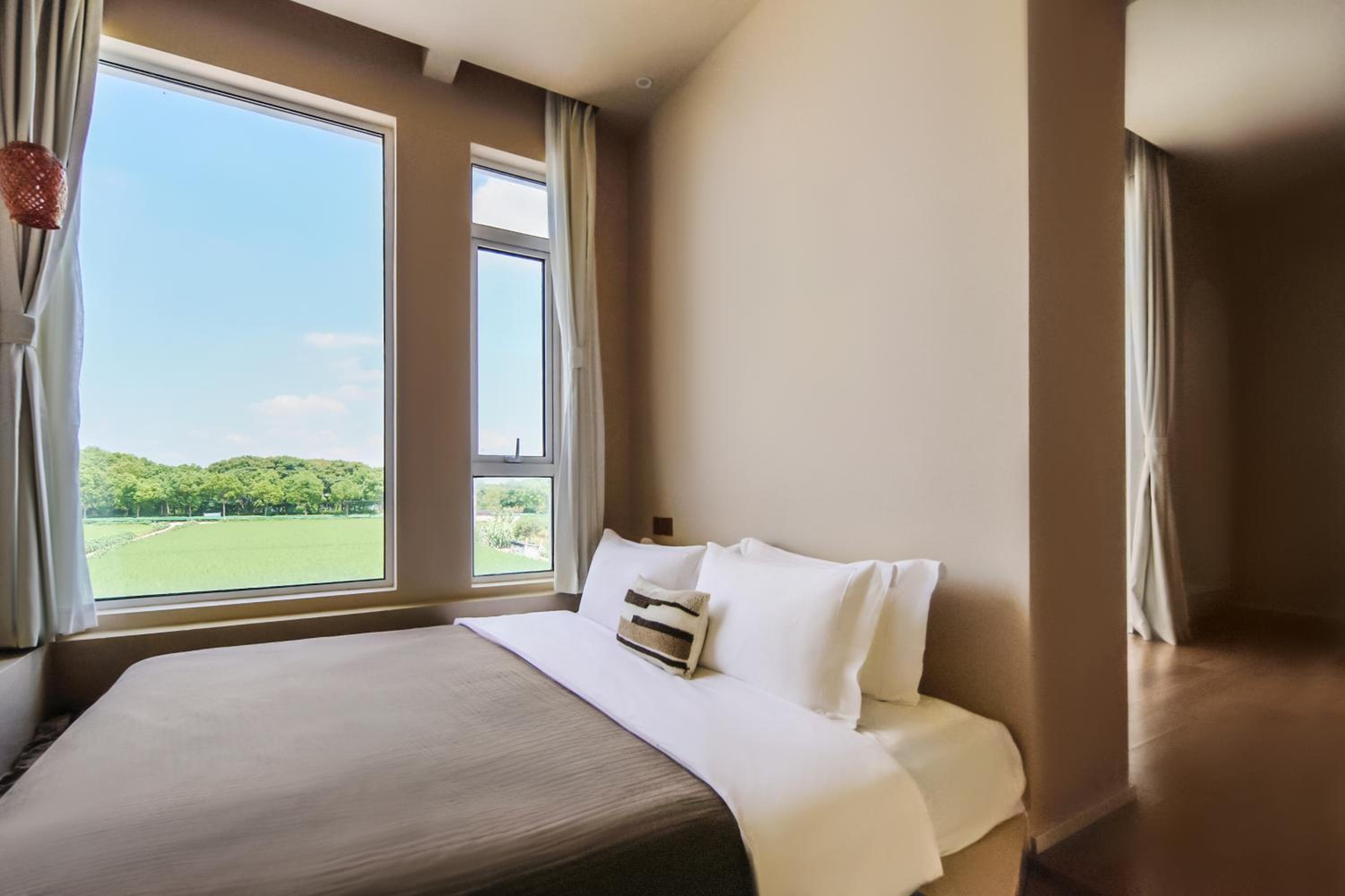 Superior King Suite
