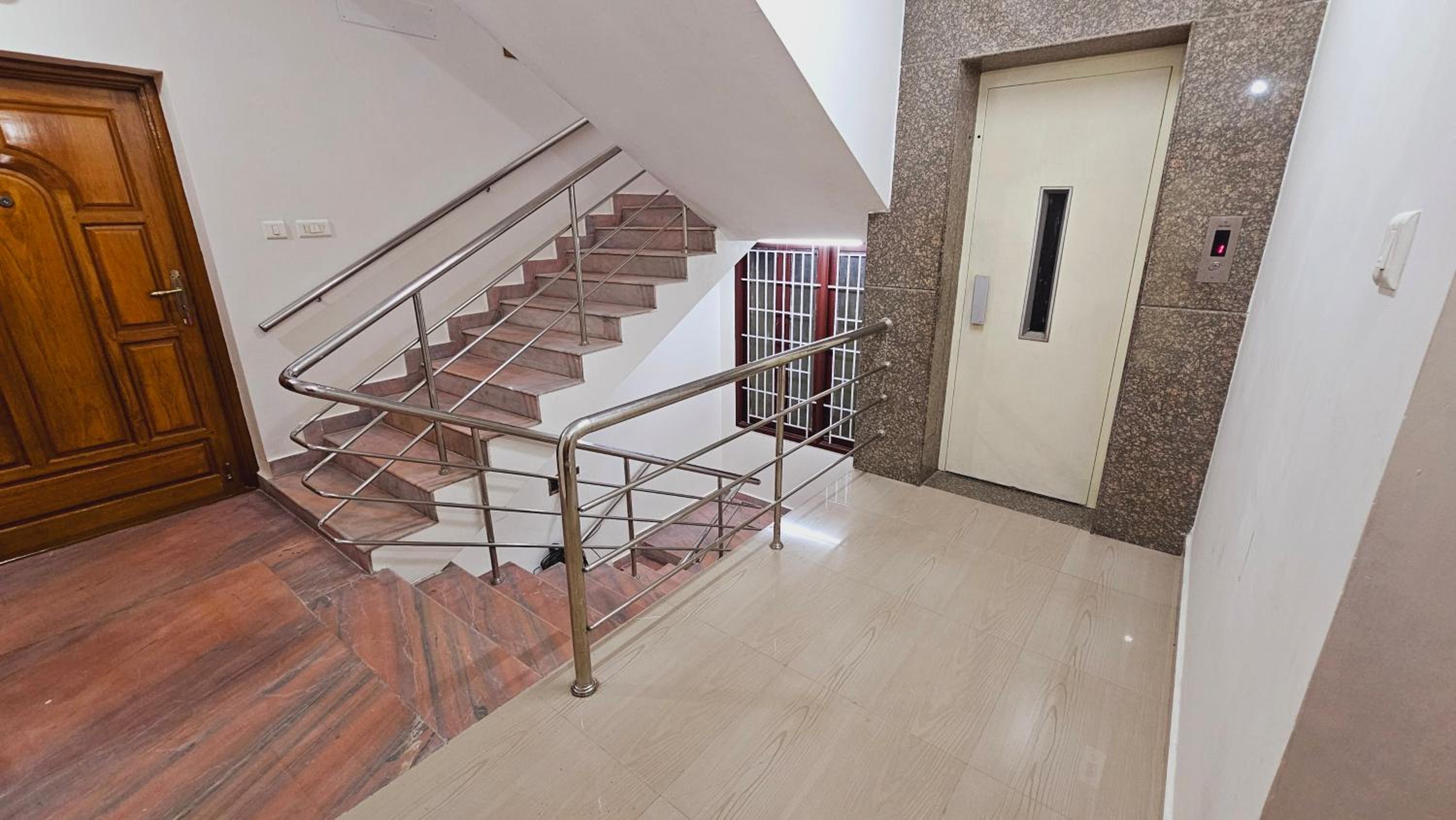 Two-Bedroom Apartment with Balcony photo 2