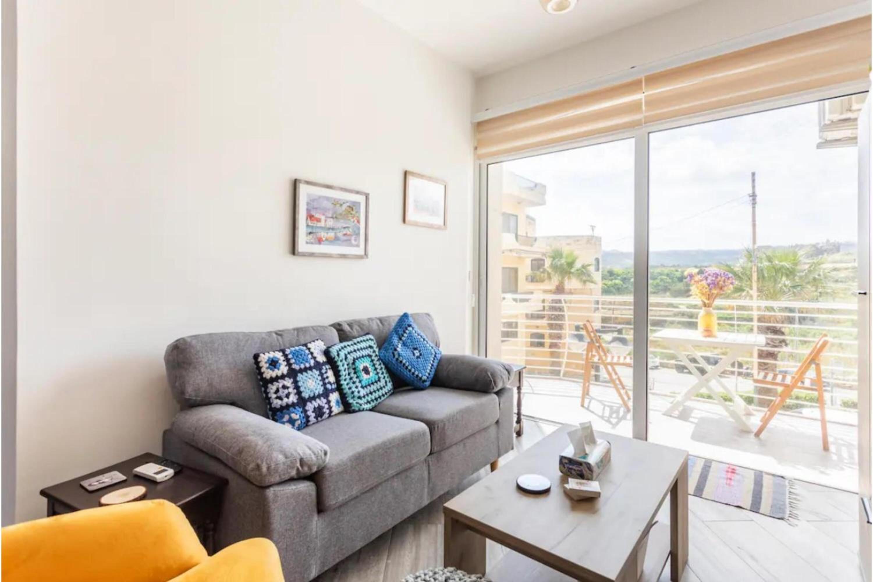 Apartment With Balcony photo 1