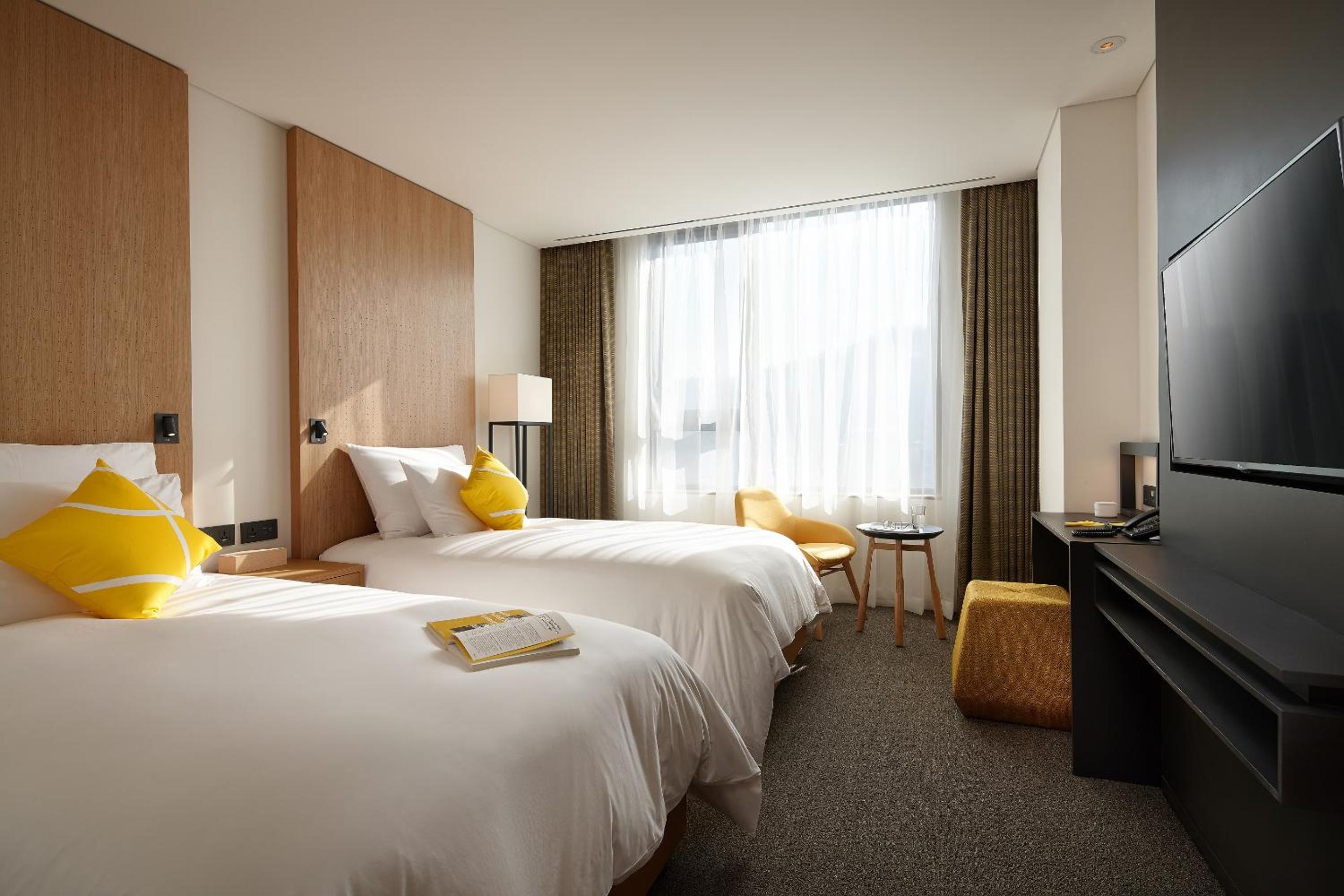 Superior Twin Room with Myeongdong Catholic Church View photo 1