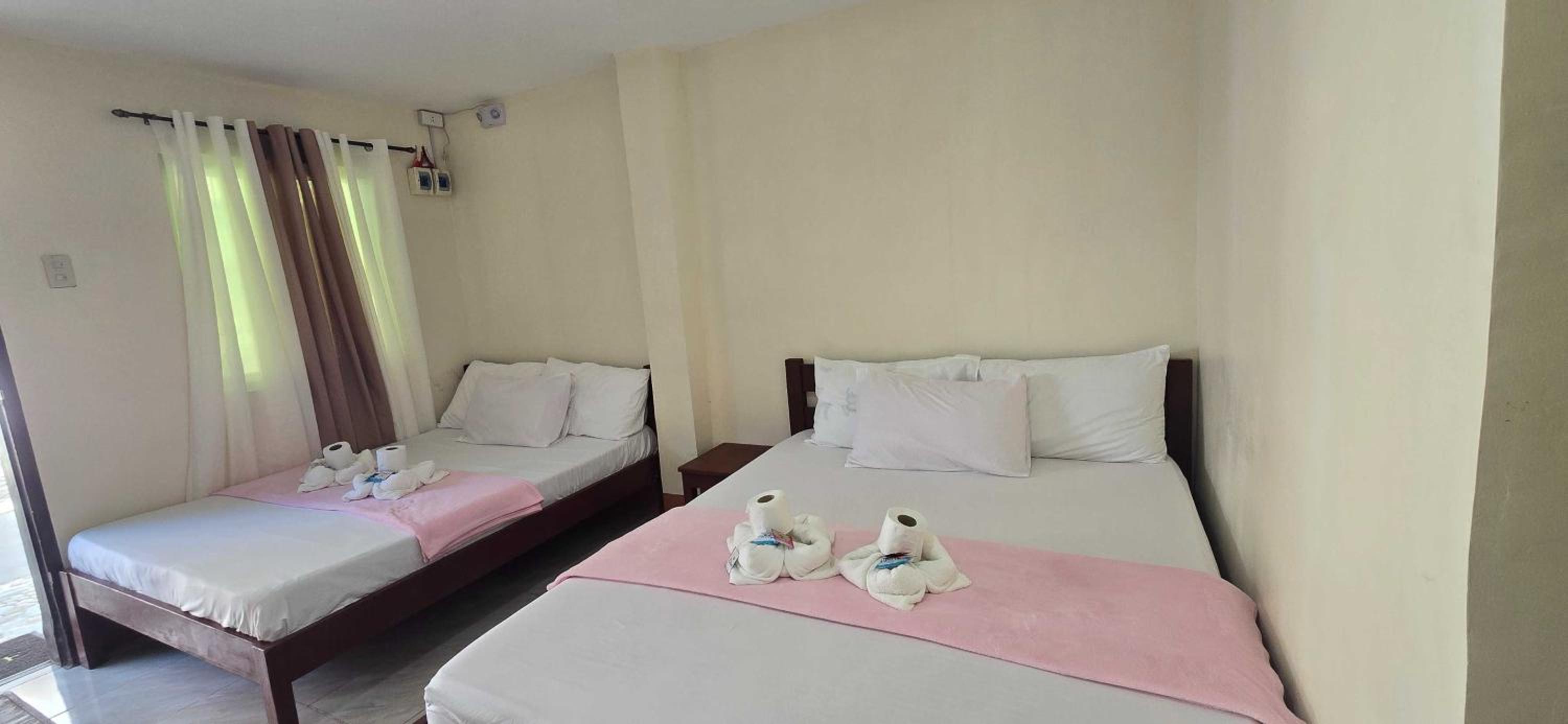 Deluxe Double Room - Photo 16
