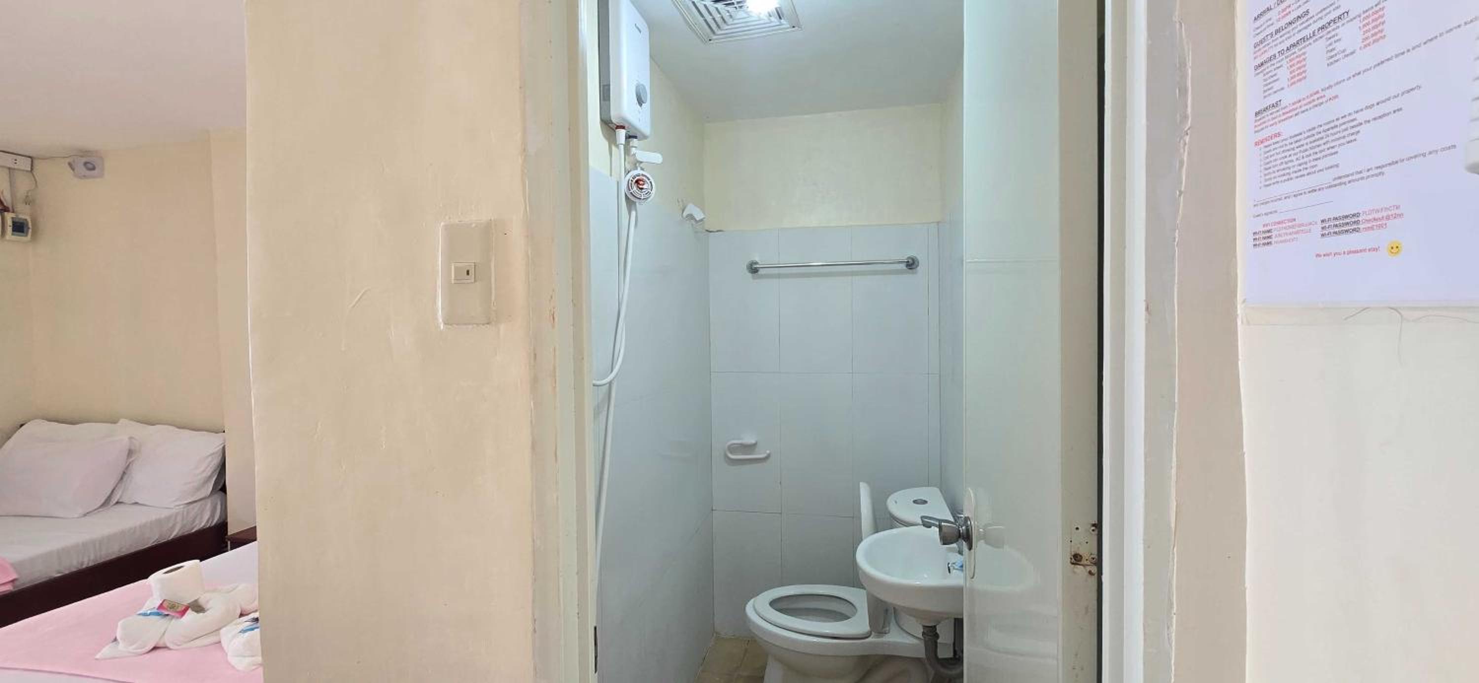 Deluxe Double Room - Photo 15