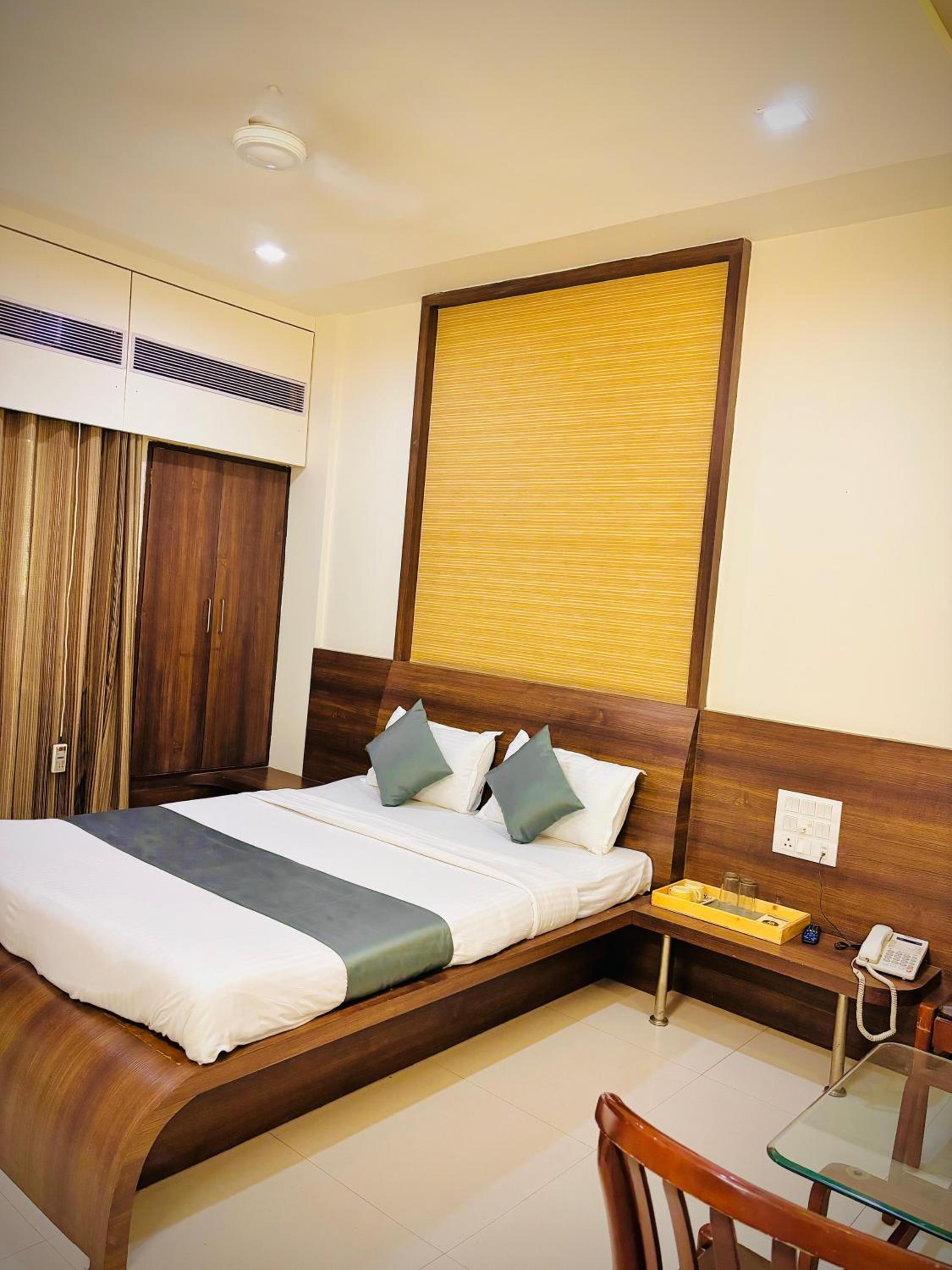 Deluxe Room - Photo 26